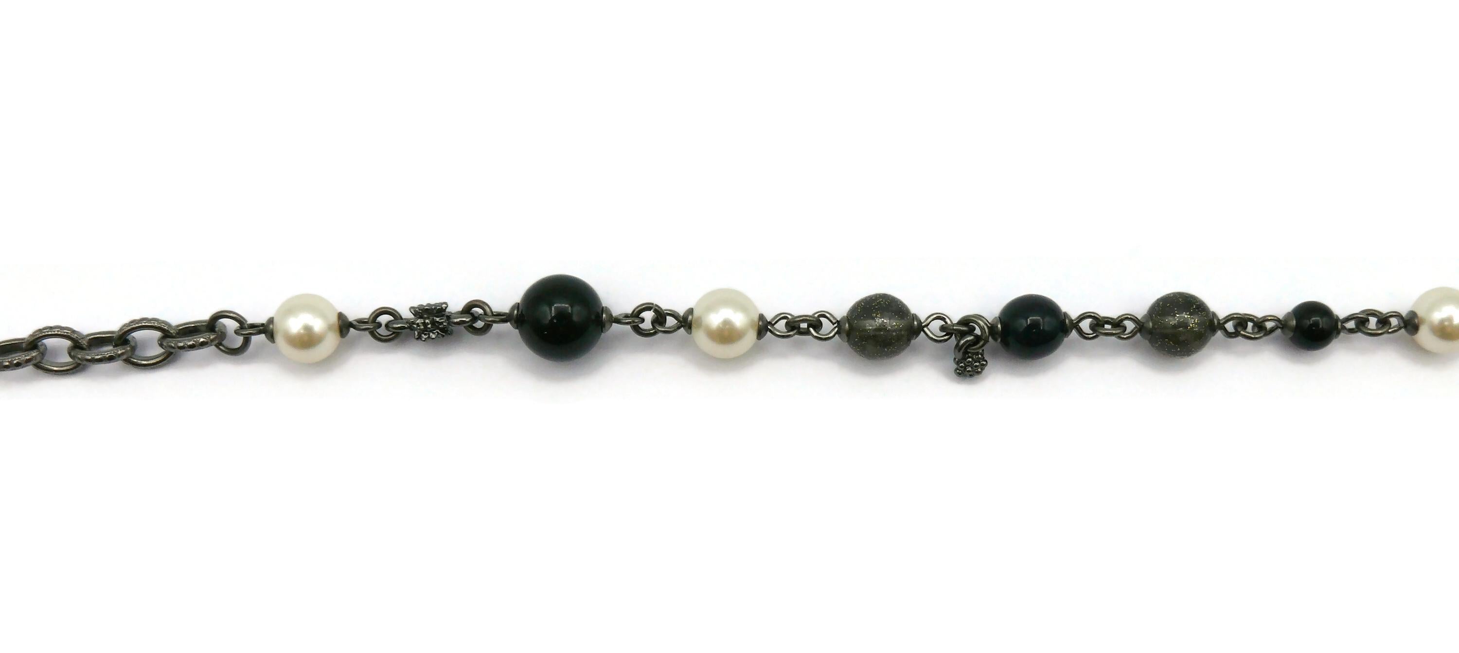 CHANEL by KARL LAGERFELD 2012 Perlenperlen-Perlen- und CC Sautoir-Halskette im Angebot 2