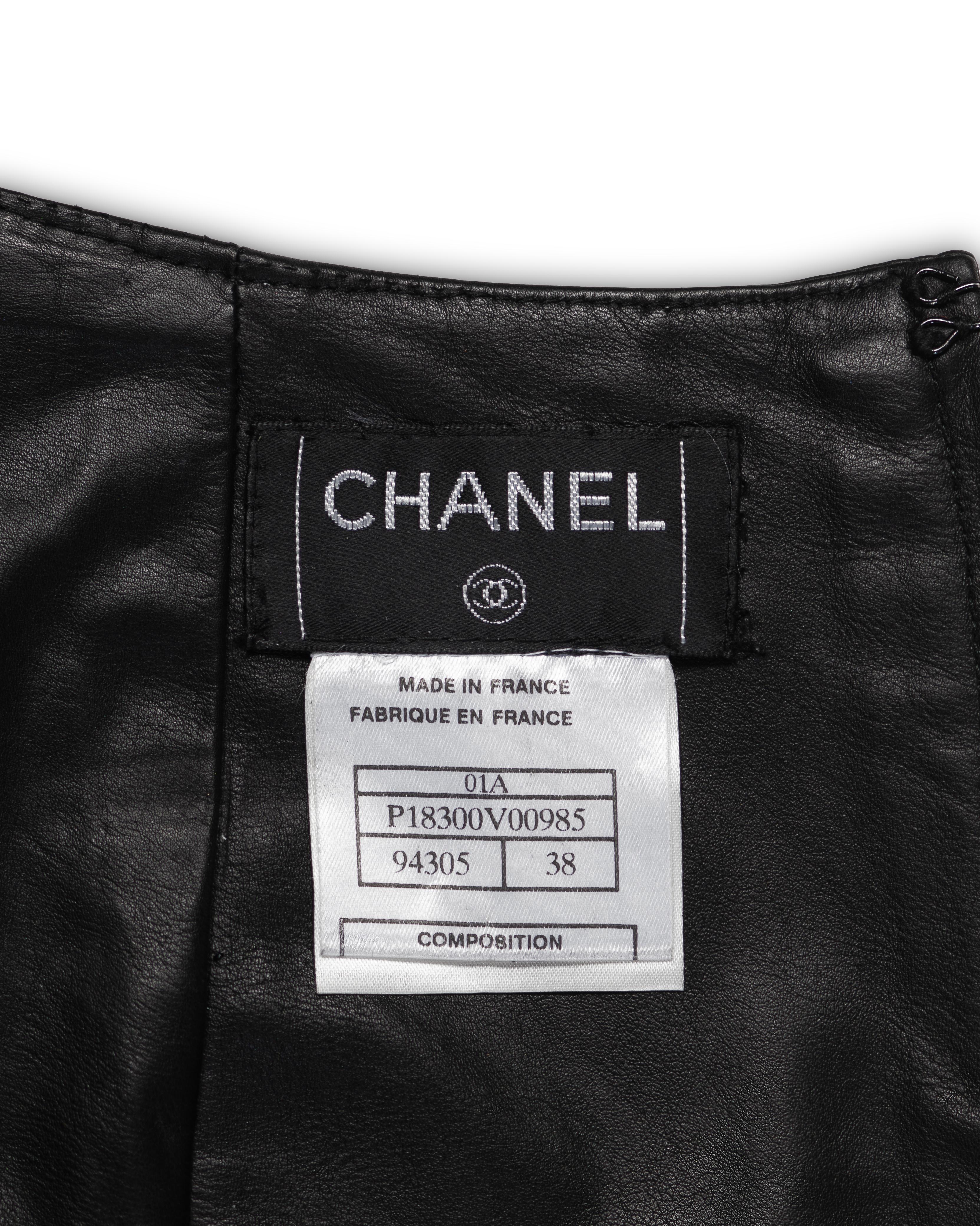 Chanel by Karl Lagerfeld Schwarzer gestufter geraffter Maxirock aus Leder, Herbst/Winter 2001 im Angebot 11