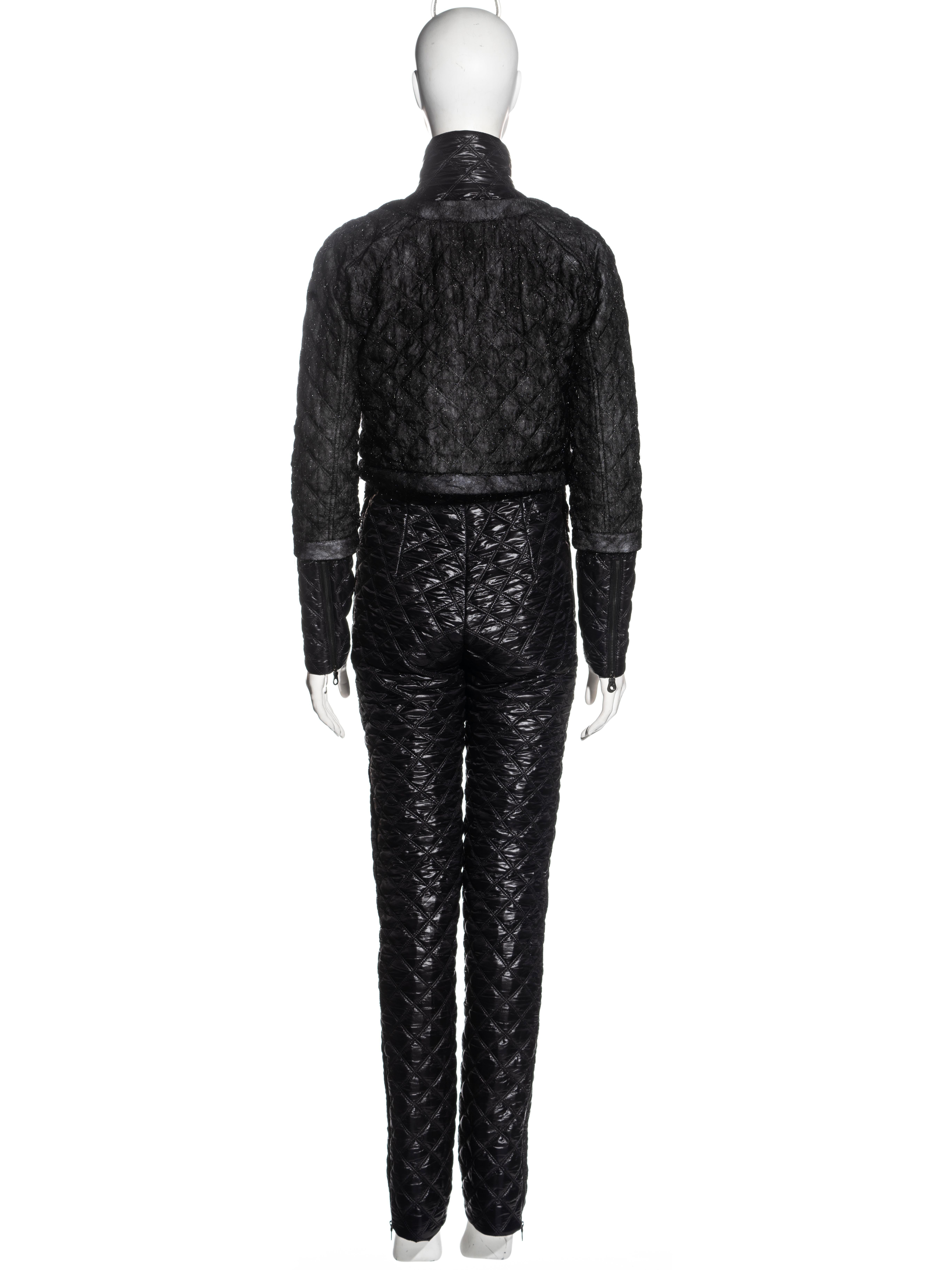 Combinaison en nylon matelassé noir Chanel par Karl Lagerfeld, automne-hiver 2011 en vente 3