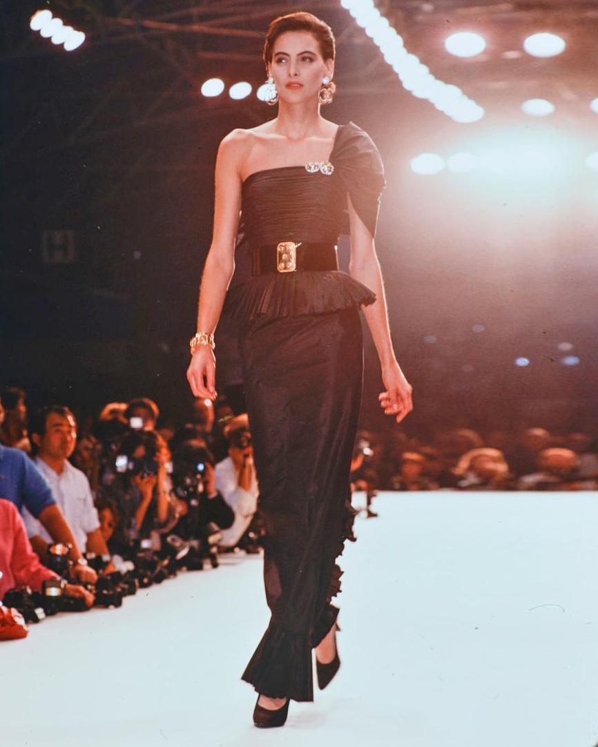 Chanel by Karl Lagerfeld black silk taffeta evening dress, ss 1986 In Excellent Condition For Sale In London, GB
