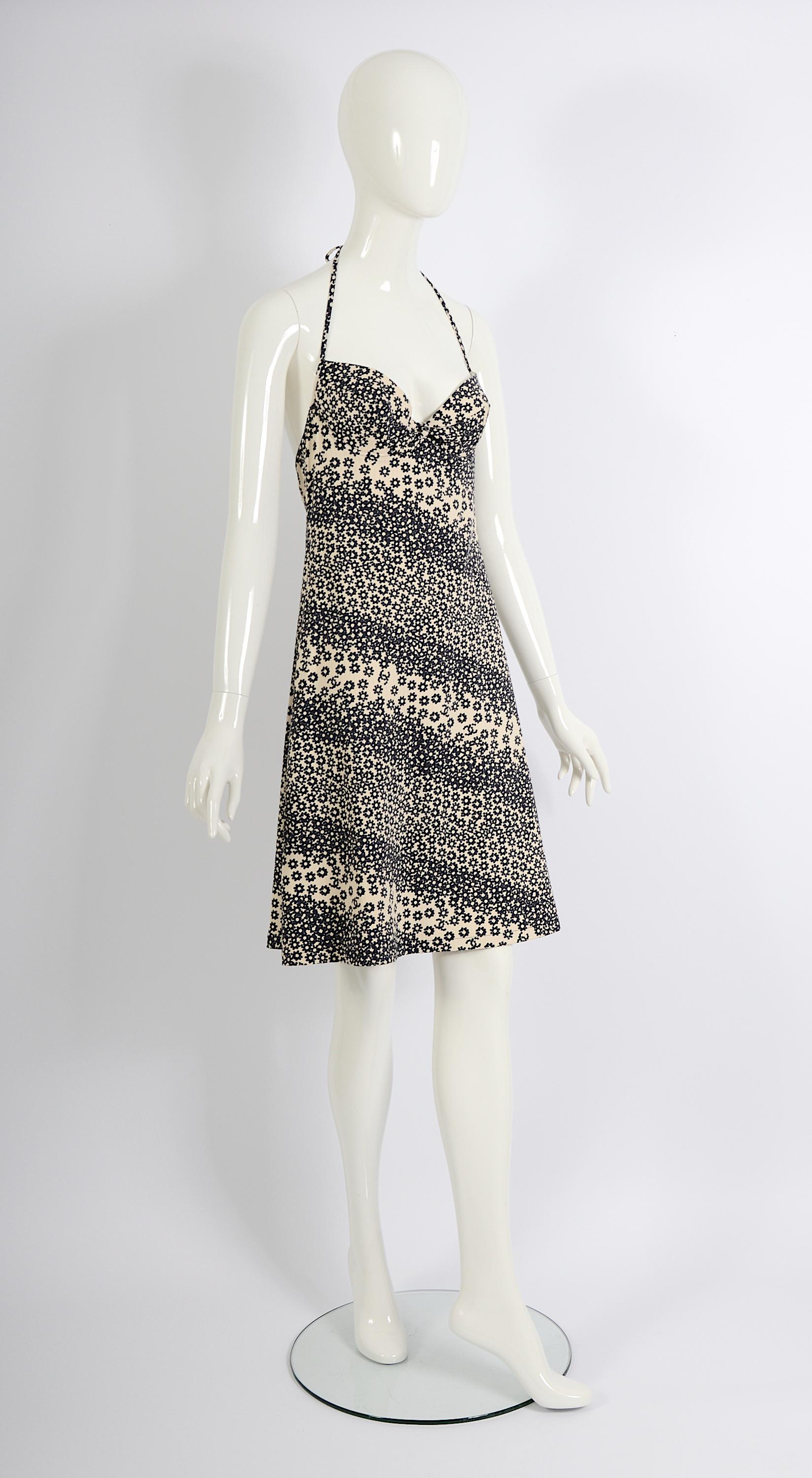 Chanel by Karl Lagerfeld black & white logo flower print halter dress, ss 2003 In Excellent Condition For Sale In Antwerpen, Vlaams Gewest