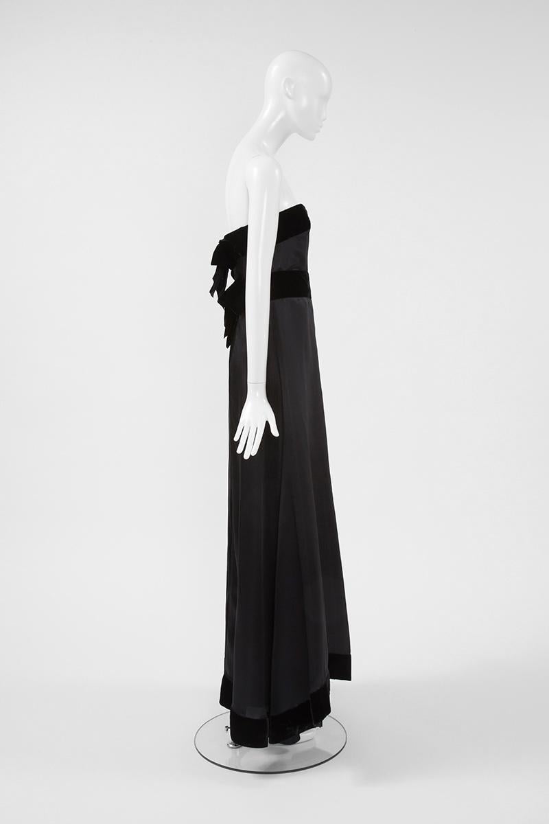 Chanel By Karl Lagerfeld Bows-Embellished Gown In Good Condition For Sale In Geneva, CH
