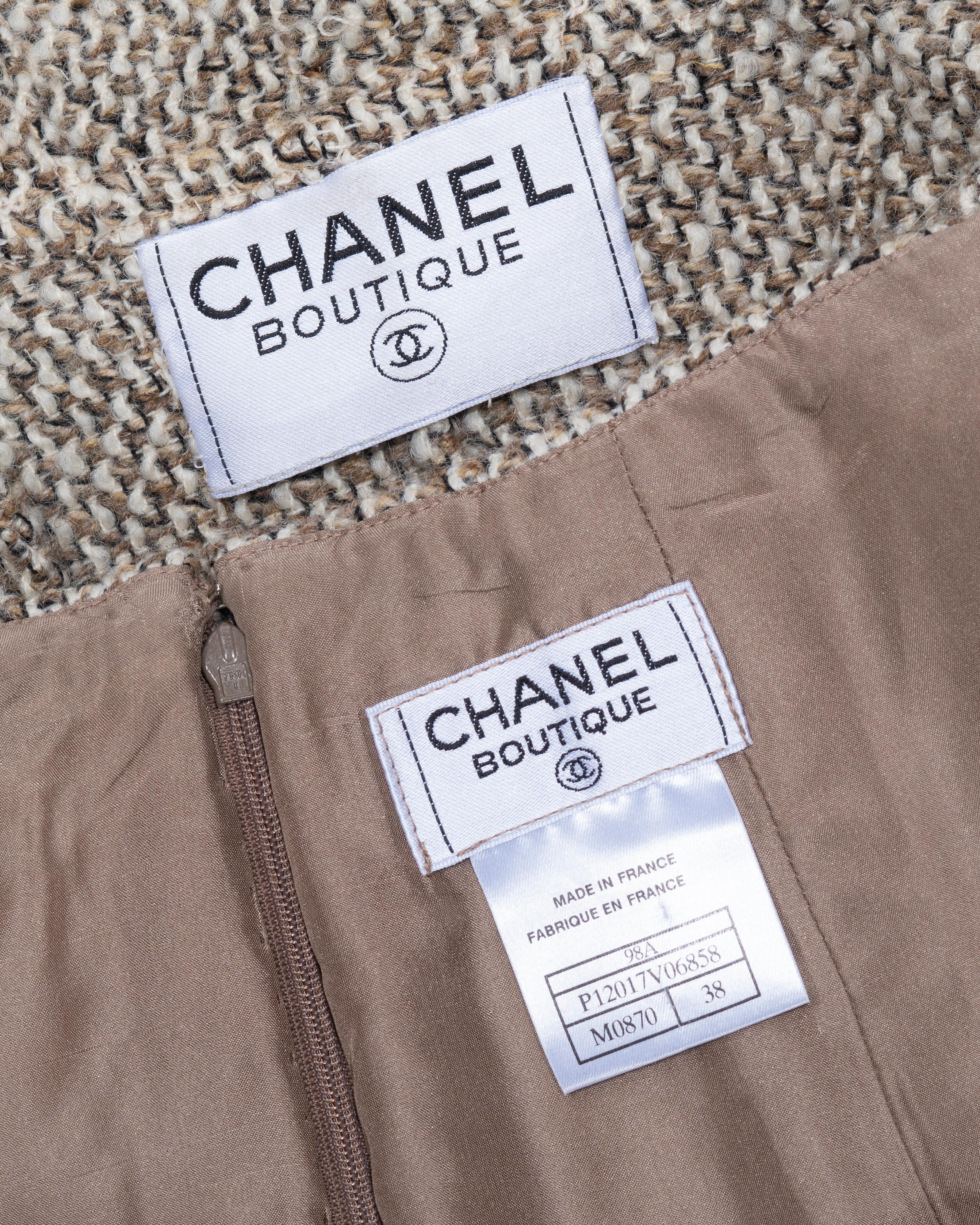Chanel by Karl Lagerfeld Brauner Tweed-Plissee-Mantel, Rock und Hut-Set, fw 1998 im Angebot 8