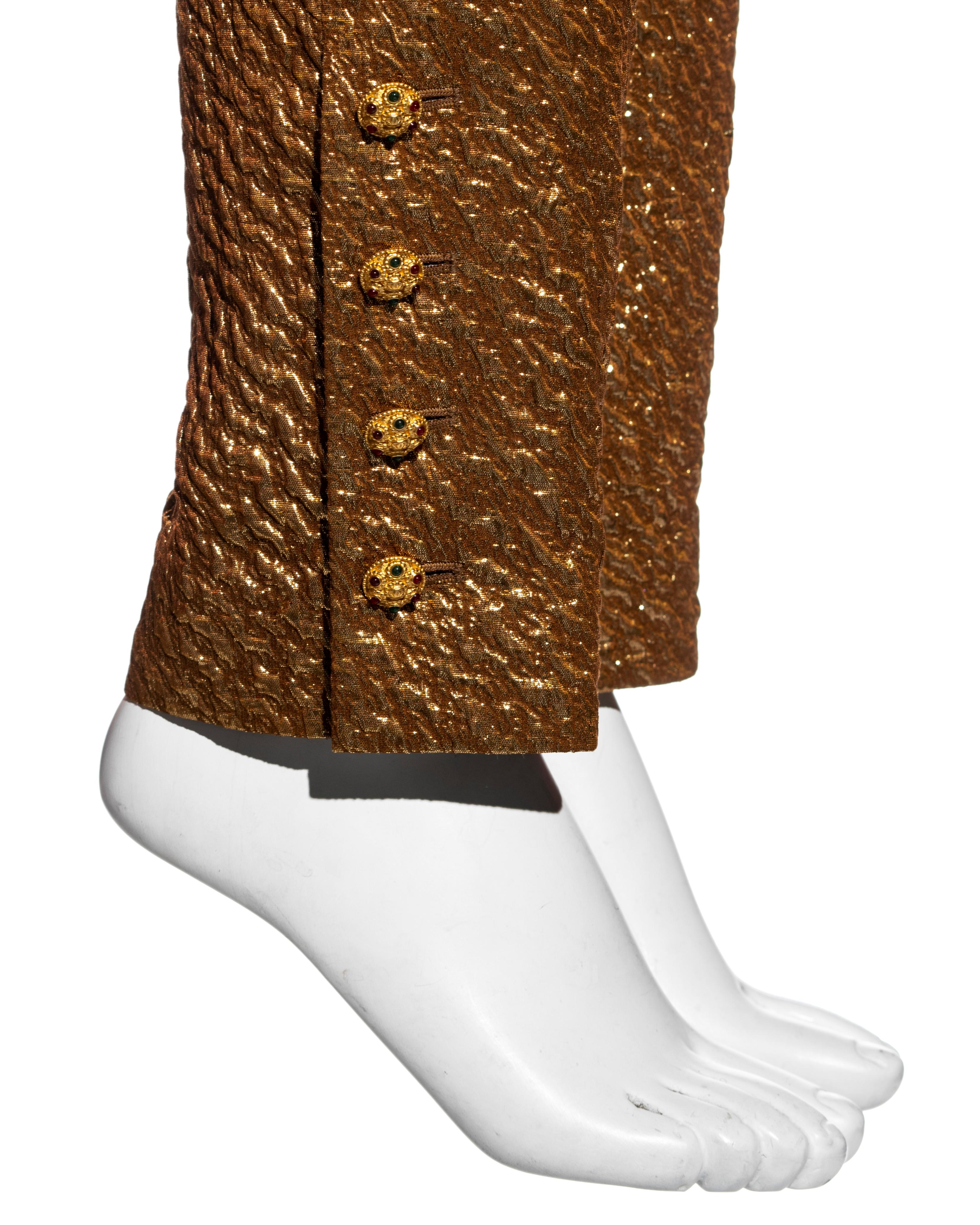 Costume 3 pièces en laine marron et lurex de soie dorée Chanel by Karl Lagerfeld, automne-hiver 1996 en vente 7
