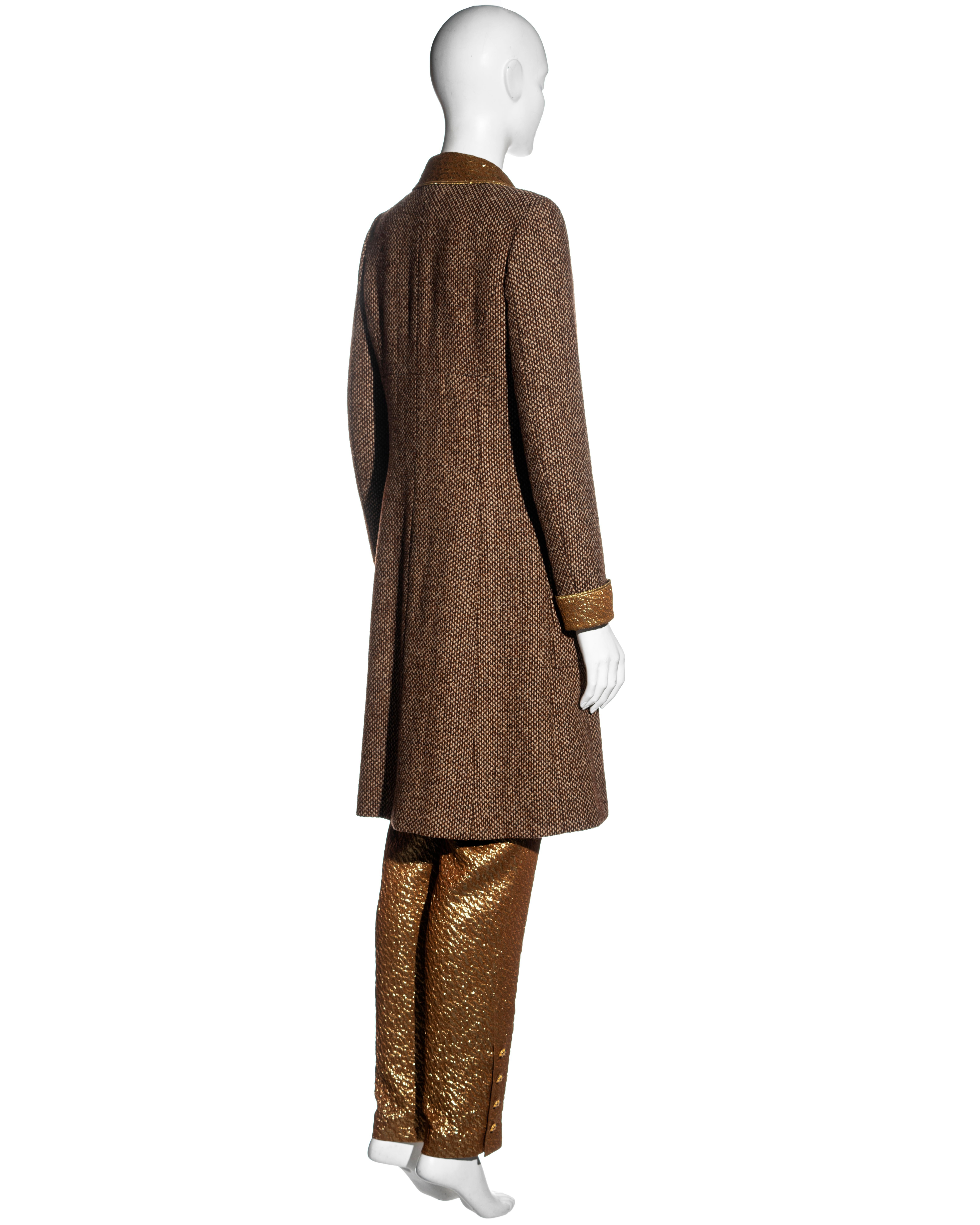 Costume 3 pièces en laine marron et lurex de soie dorée Chanel by Karl Lagerfeld, automne-hiver 1996 en vente 8