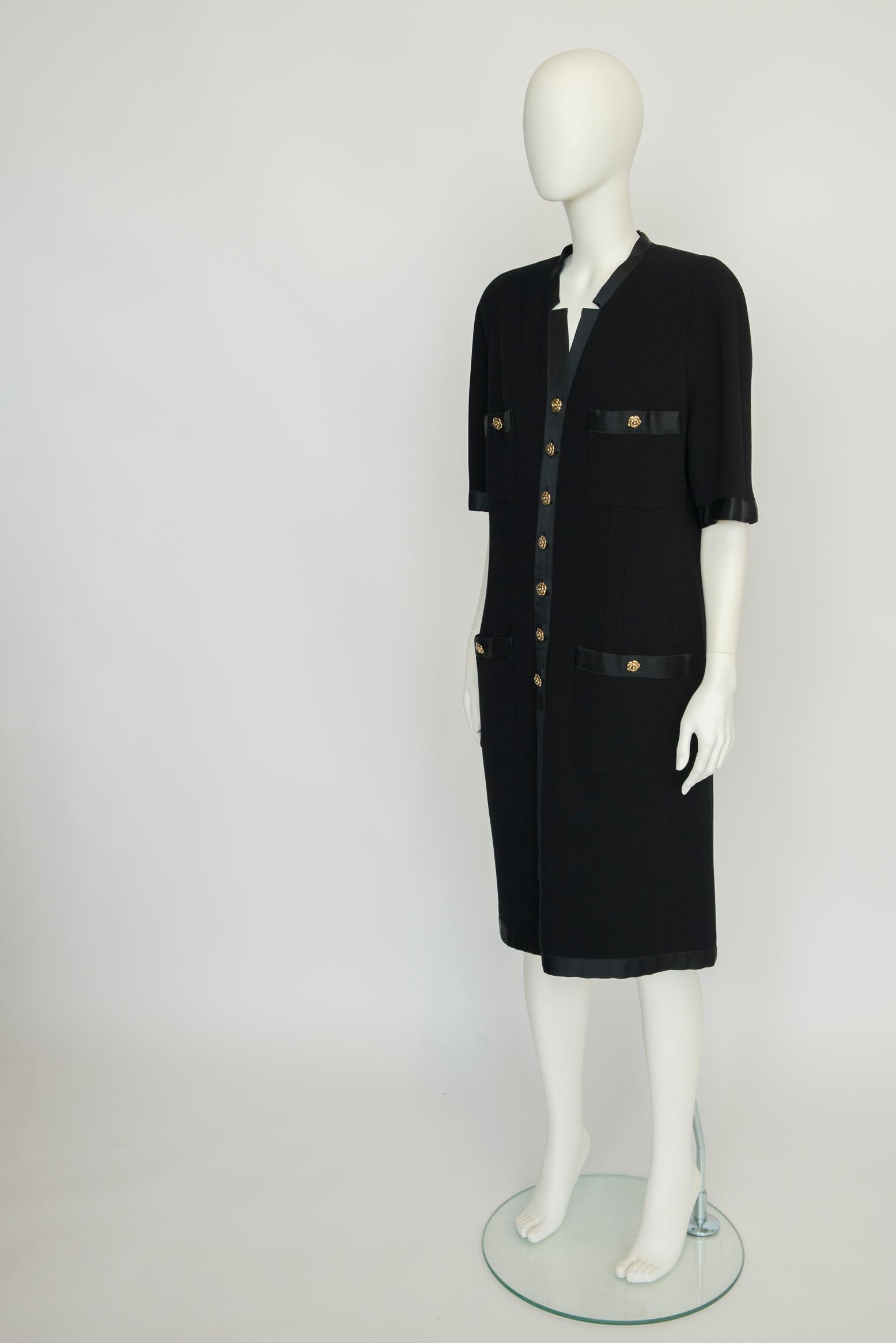 Chanel By Karl Lagerfeld Button-Embellished Little Black Dress, FW 1990-1991 In Good Condition For Sale In Geneva, CH