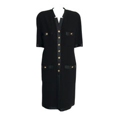 Chanel by Karl Lagerfeld Kleines schwarzes Kleid mit Knopfleiste, H/W 1990-1991