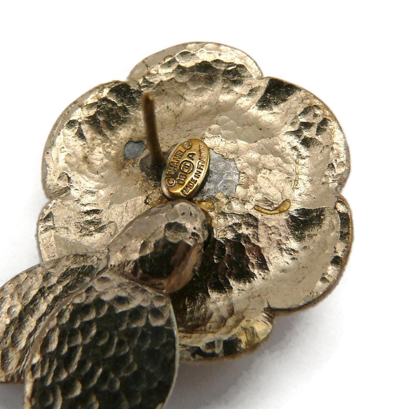 Orecchini a conchiglia CHANEL by Karl Lagerfeld, Autunno 2005 in vendita 5