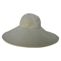 Chanel By Karl Lagerfeld for Chanel, cappello da sole in tela di cotone con logo ricamato, circa 2000