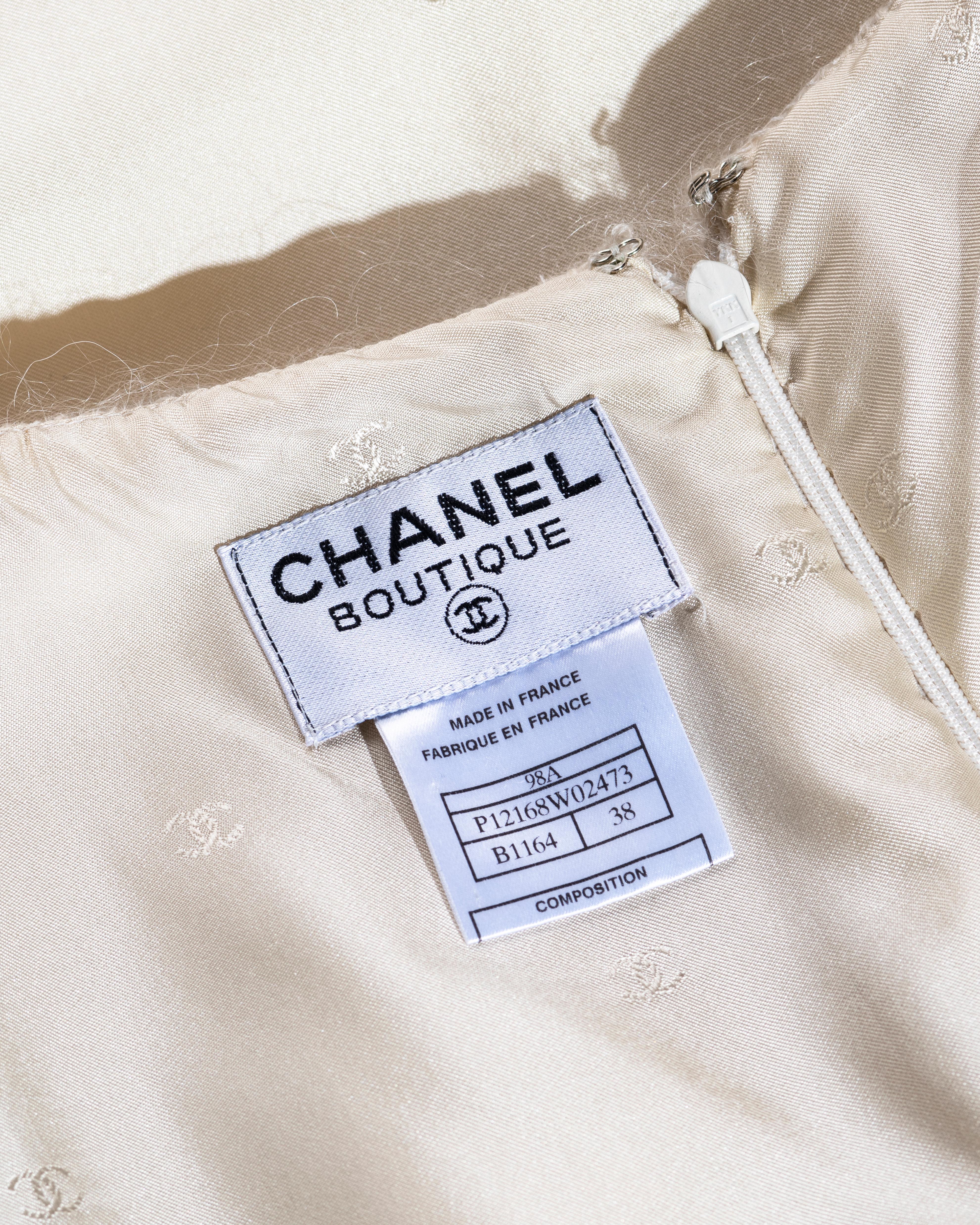 Ensemble manteau et robe en laine mohair crème Chanel par Karl Lagerfeld, A/H 1998 en vente 9
