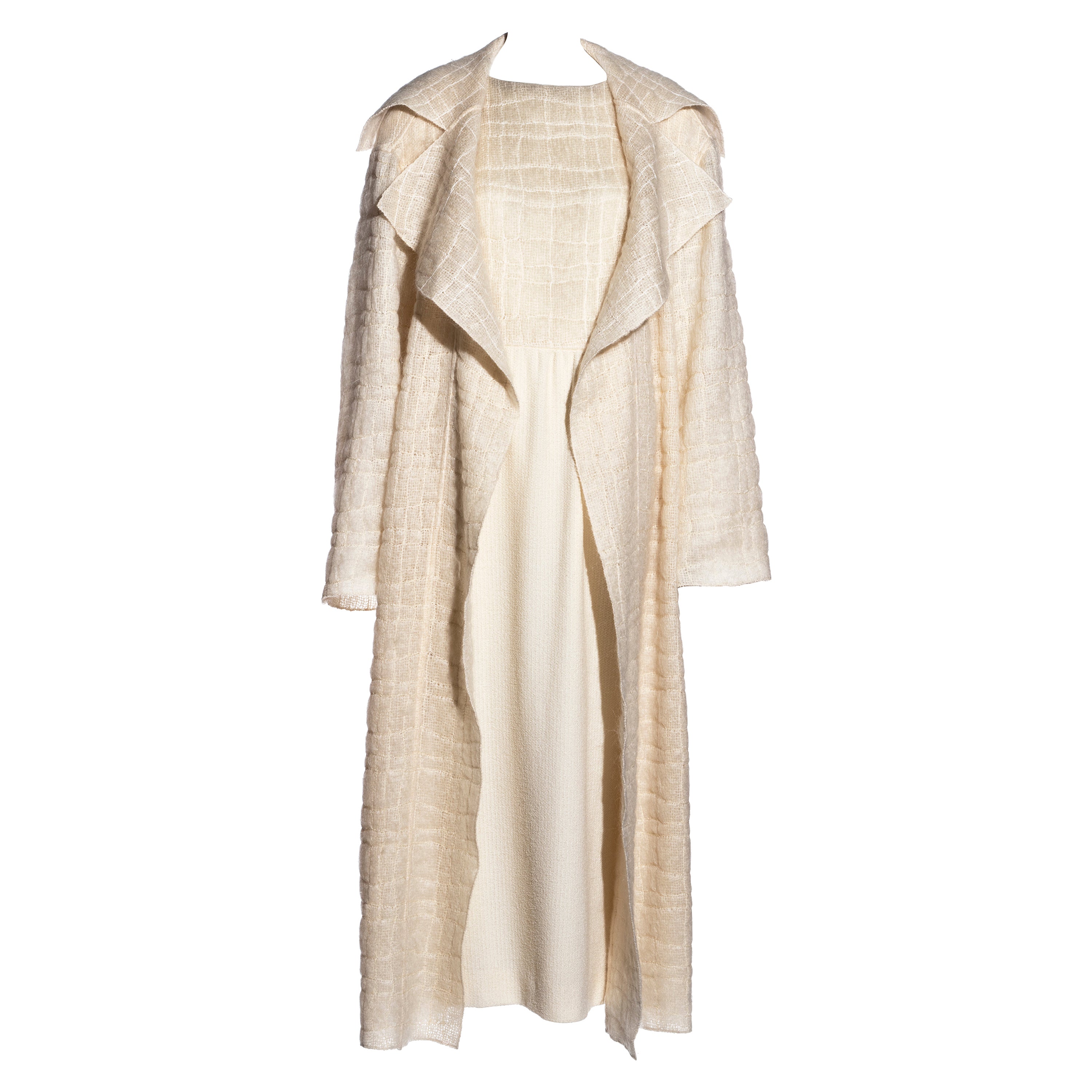 Ensemble manteau et robe en laine mohair crème Chanel par Karl Lagerfeld, A/H 1998