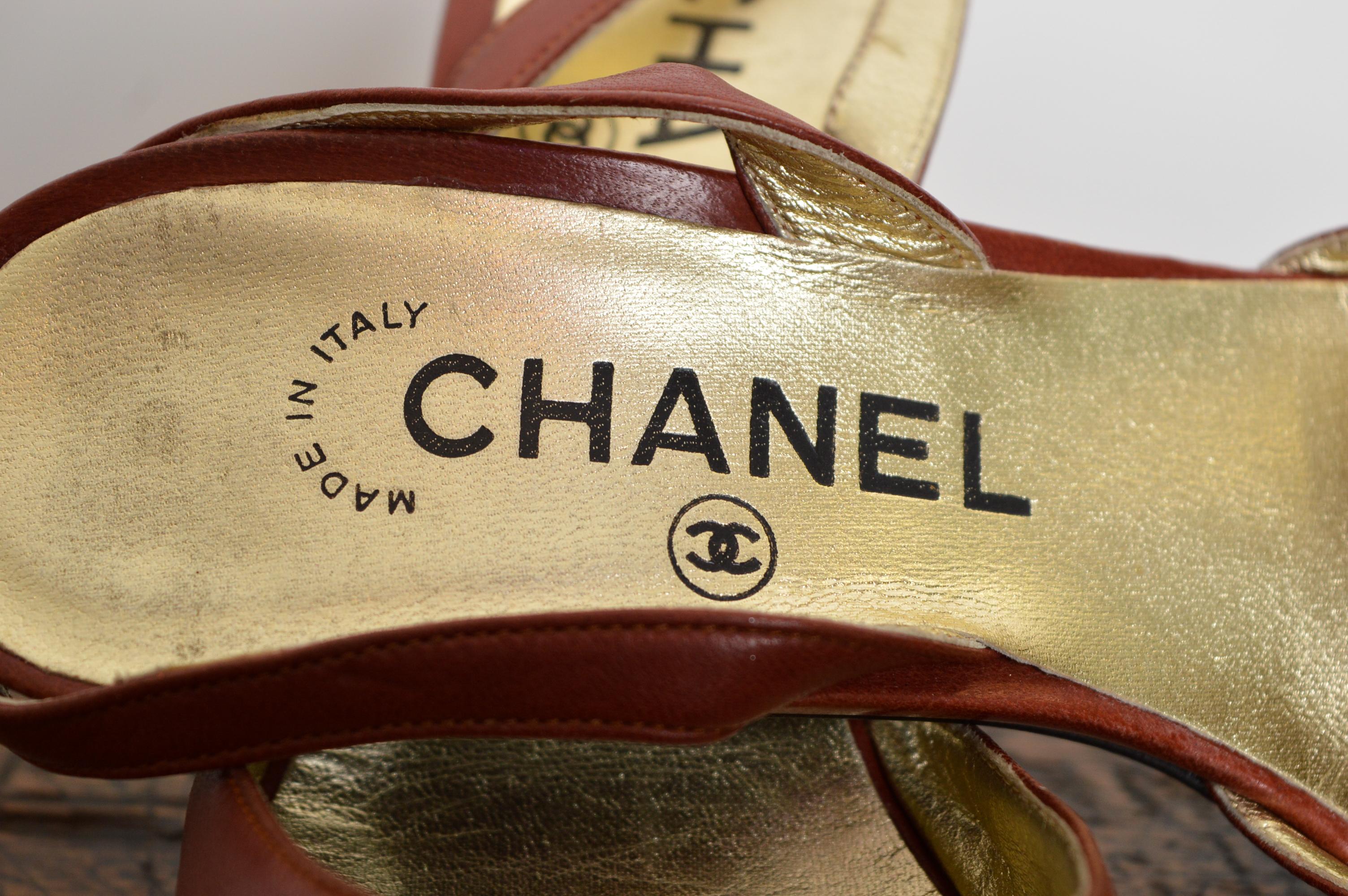CHANEL by Karl Lagerfeld extremely rare Black Red Motorcycle Pointed Court Shoes For Sale 7