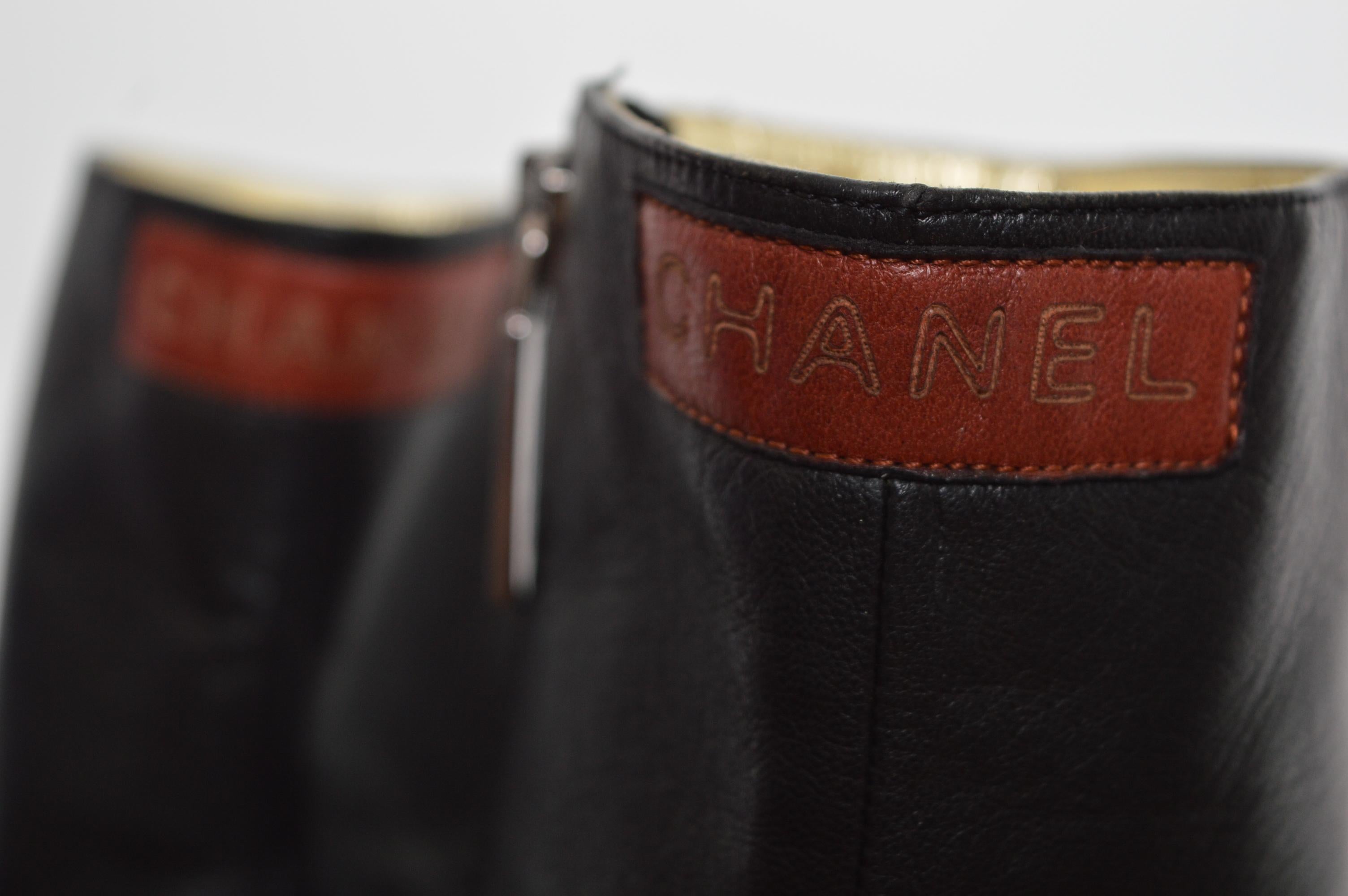 CHANEL by Karl Lagerfeld extremely rare Black Red Motorcycle Pointed Court Shoes For Sale 9