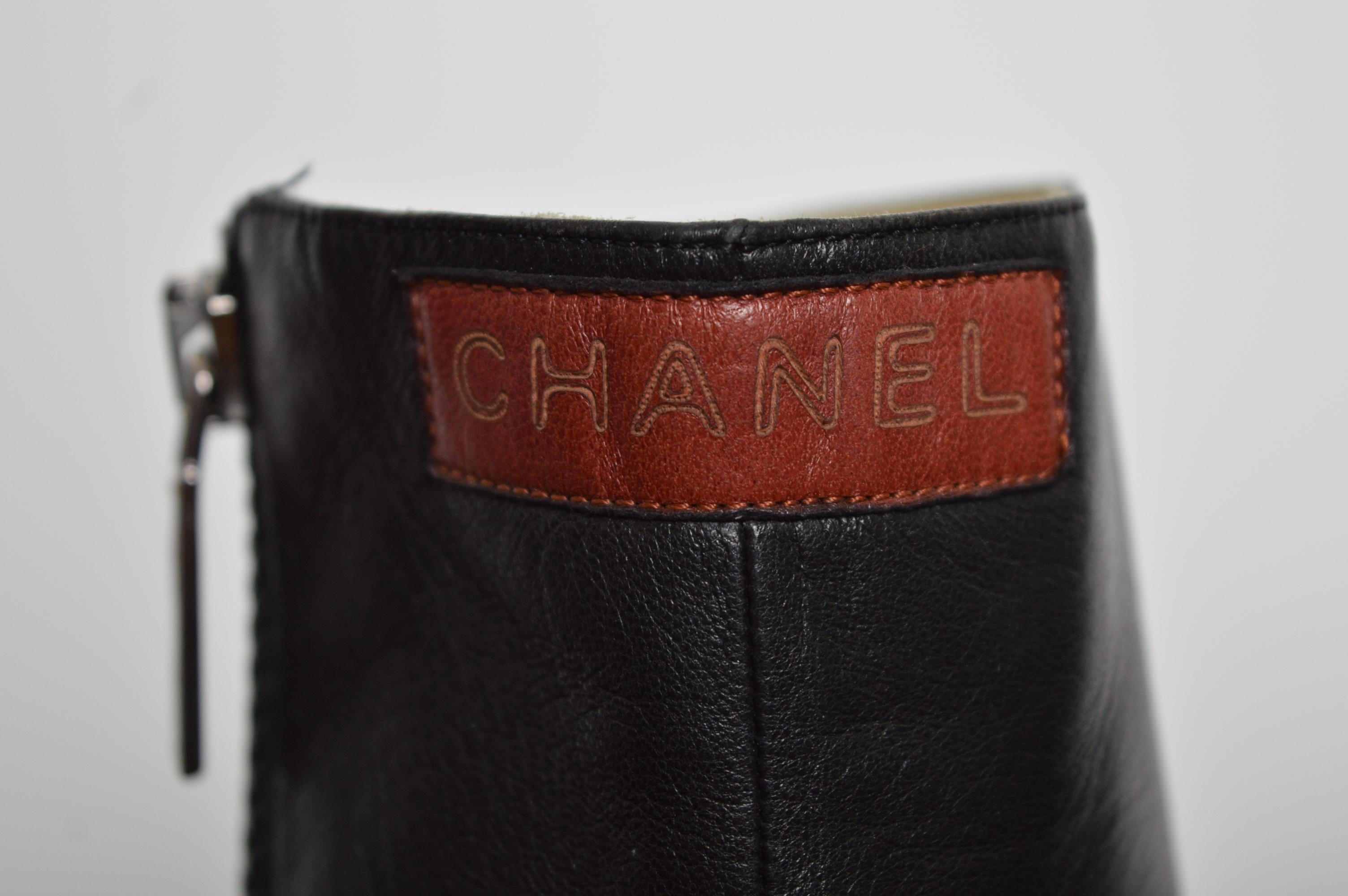 CHANEL by Karl Lagerfeld extremely rare Black Red Motorcycle Pointed Court Shoes For Sale 2