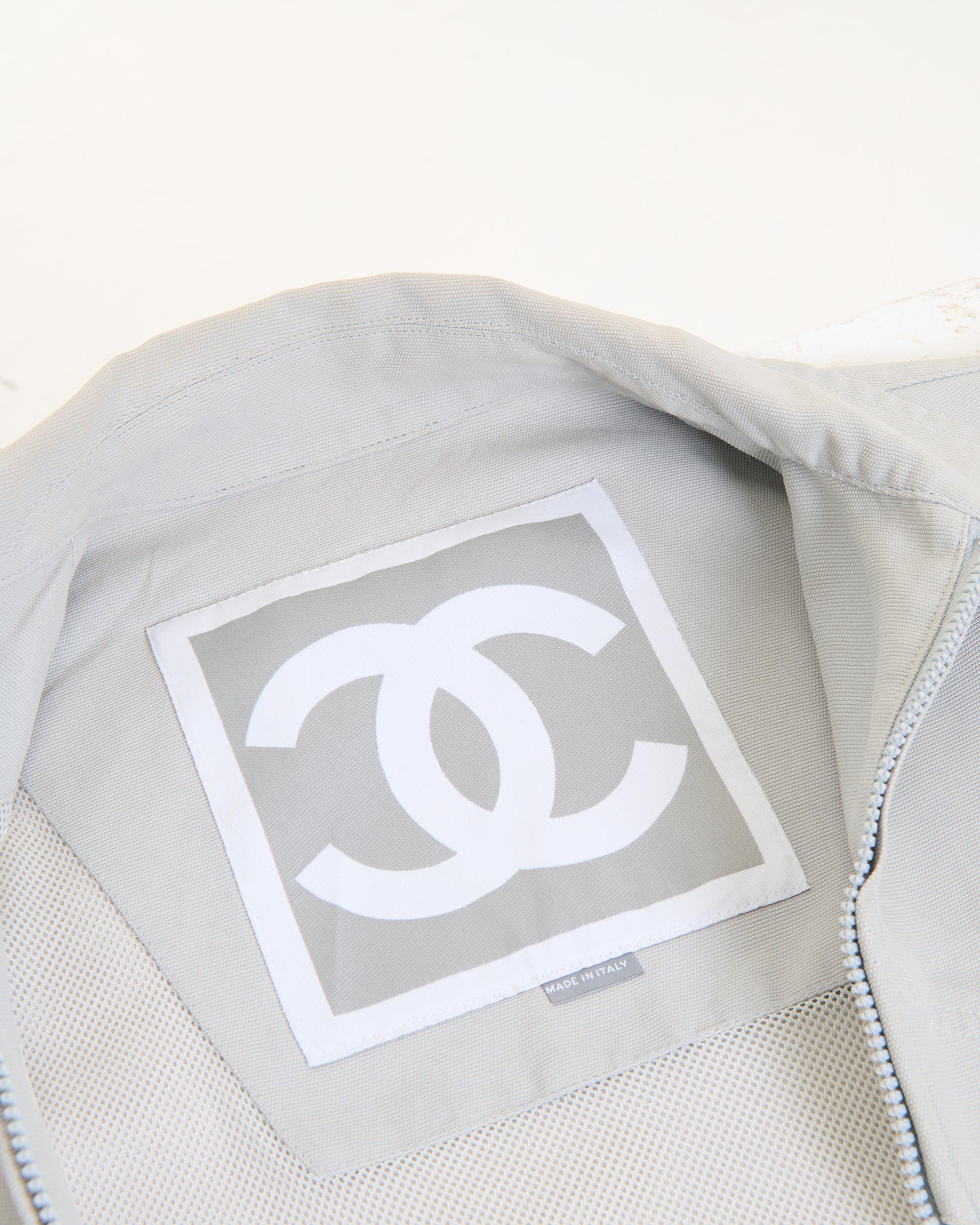 Chanel by Karl Lagerfeld F/W 2001 Dove gray and white zip-up sport jacket For Sale 6