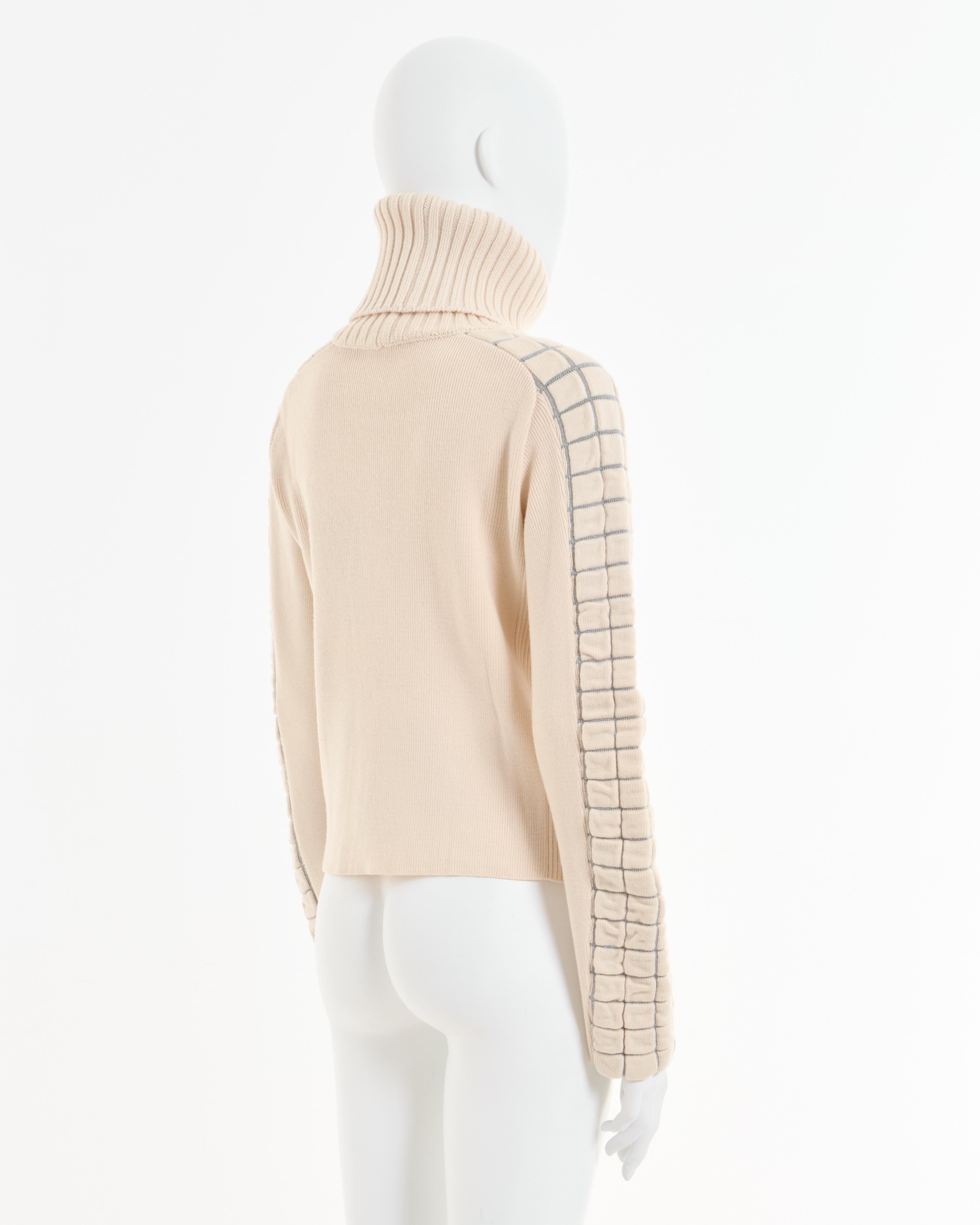 Chanel by Karl Lagerfeld F/W 2002 Off-White-Rollkragenpullover im Zustand „Hervorragend“ im Angebot in Milano, IT