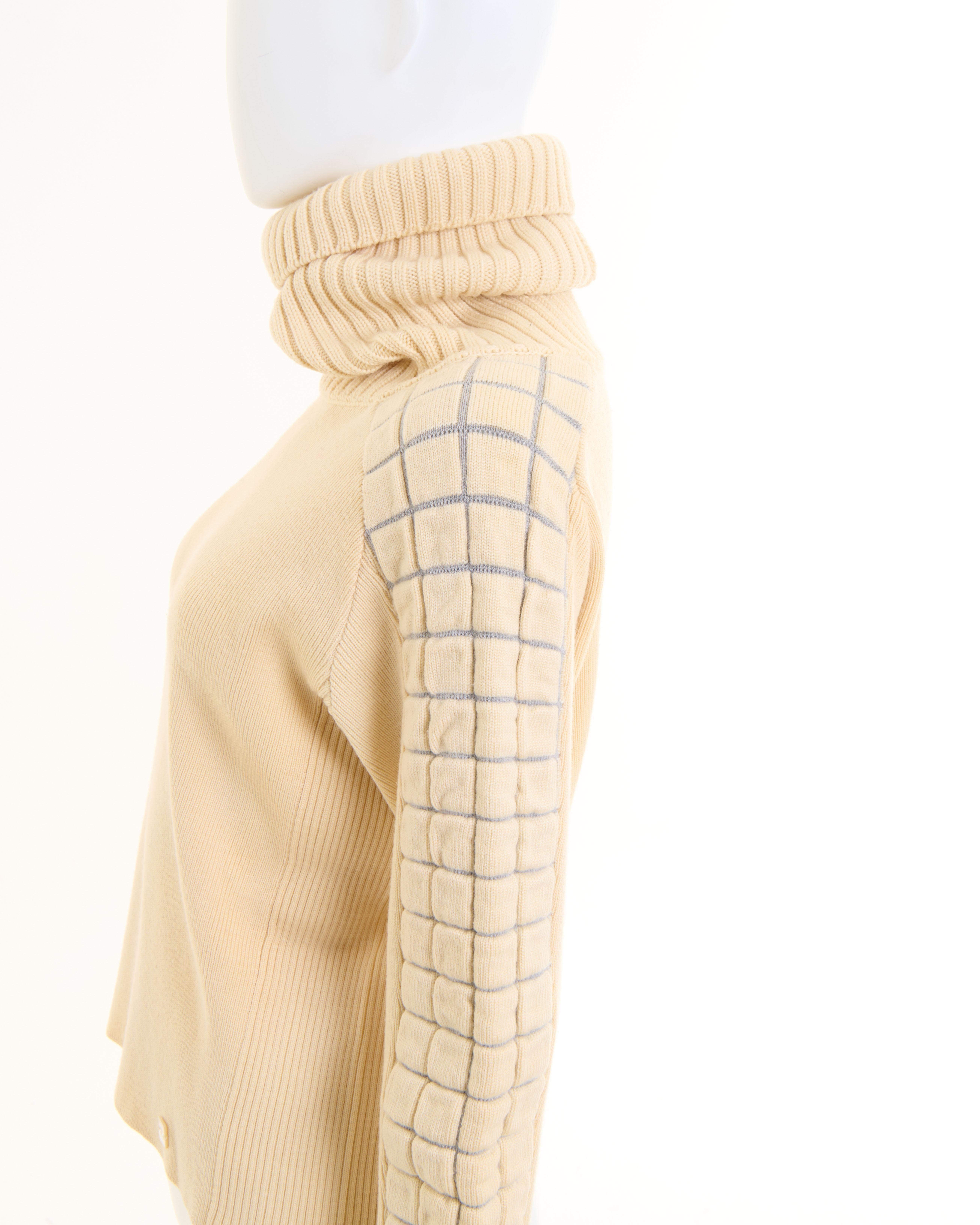 Chanel by Karl Lagerfeld F/W 2002 Off-White-Rollkragenpullover Damen im Angebot