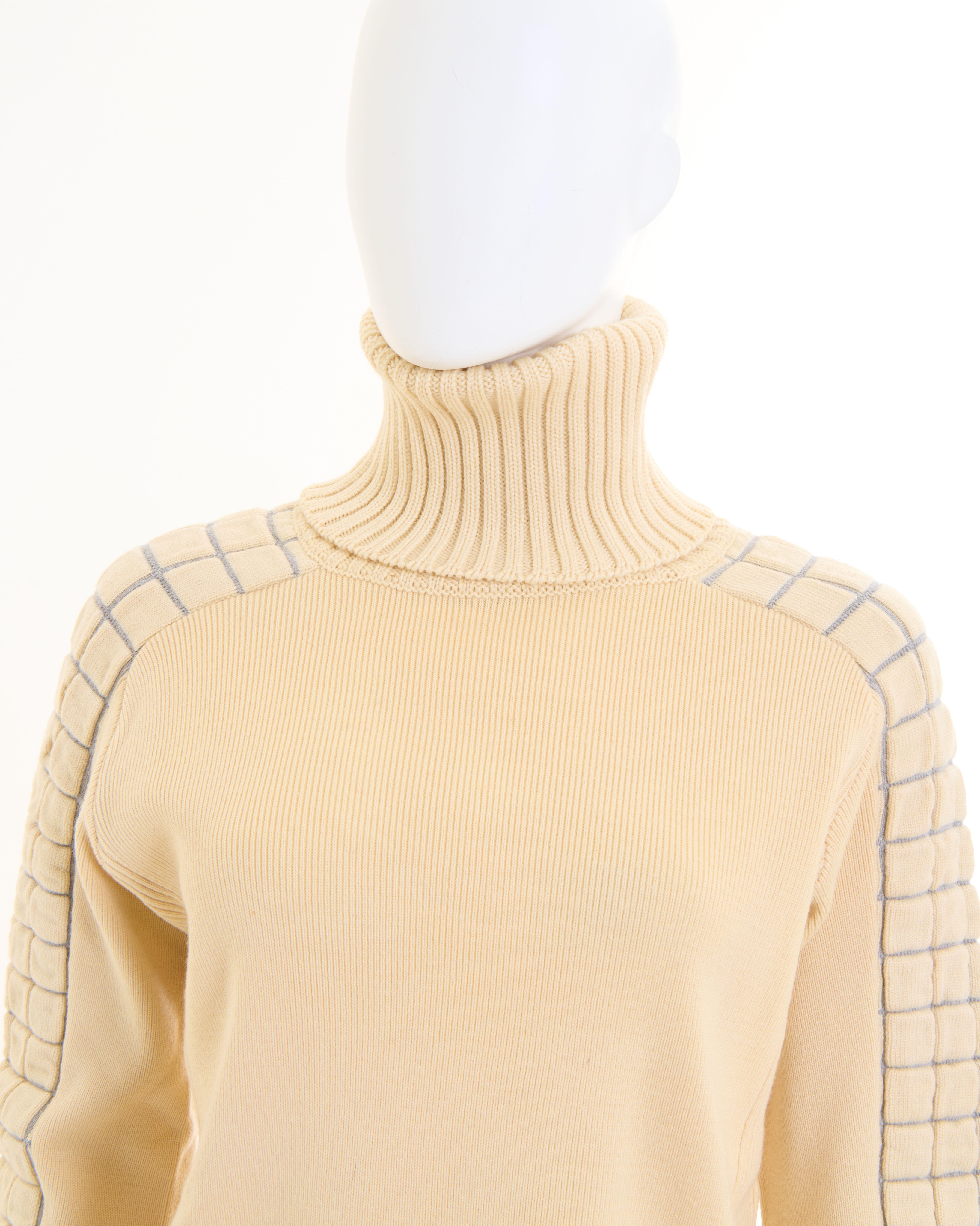 Chanel by Karl Lagerfeld F/W 2002 Off-White-Rollkragenpullover im Angebot 2