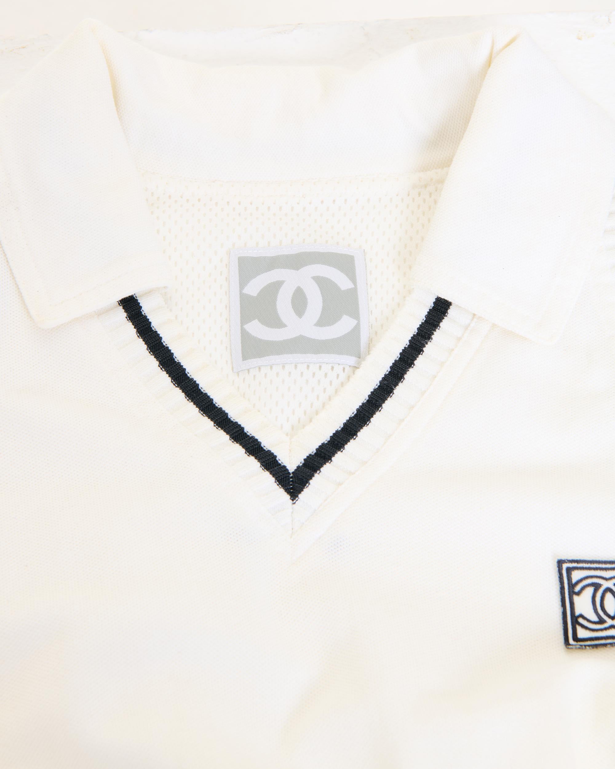 Chanel par Karl Lagerfeld F/W 2003 - Mini robe de tennis sans manches en coton blanc en vente 6