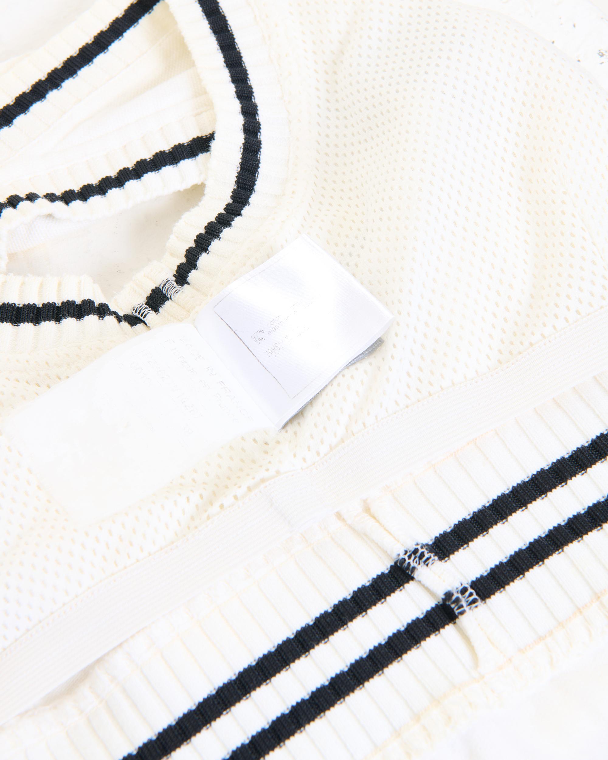 Chanel par Karl Lagerfeld F/W 2003 - Mini robe de tennis sans manches en coton blanc en vente 10