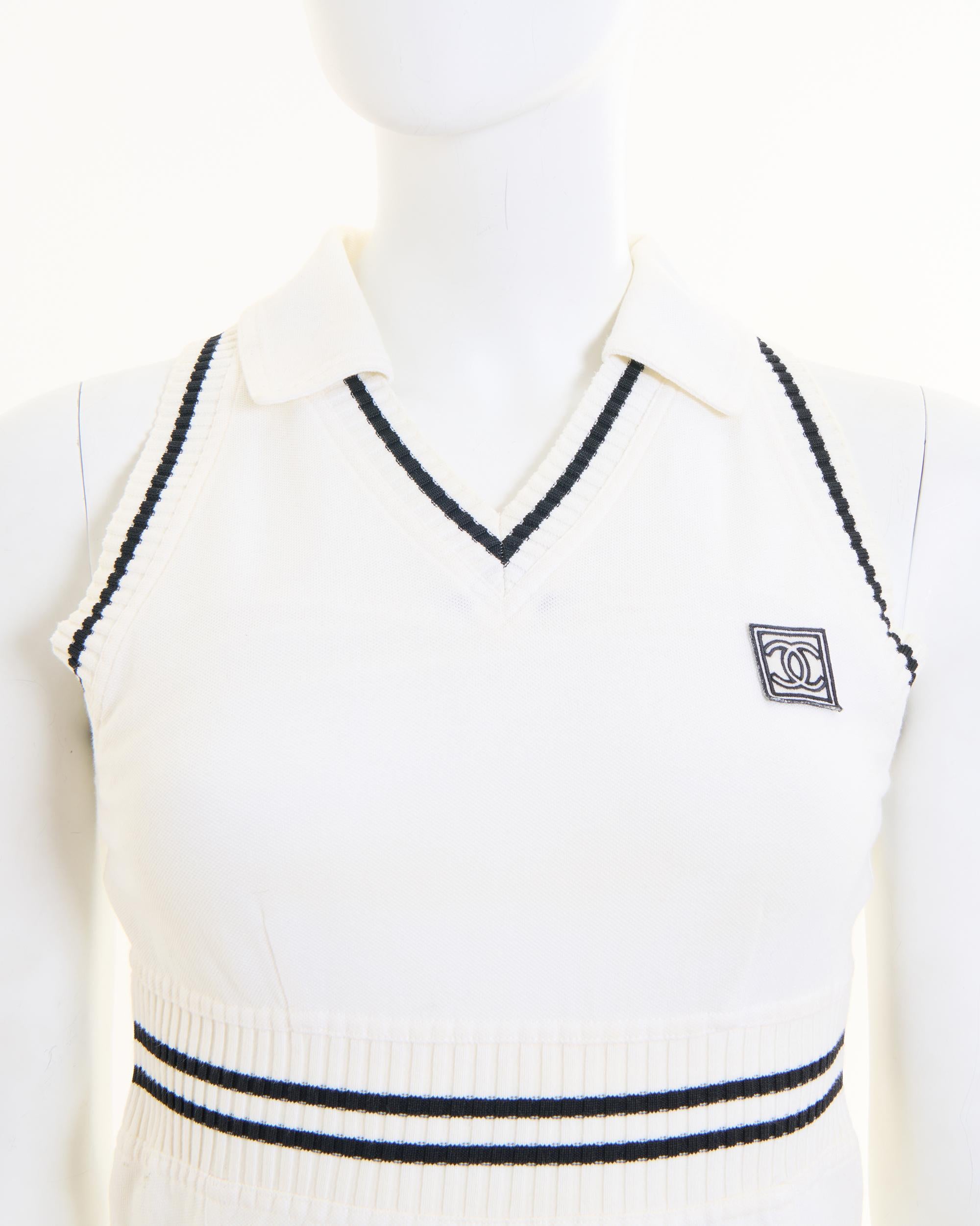 Chanel par Karl Lagerfeld F/W 2003 - Mini robe de tennis sans manches en coton blanc en vente 2