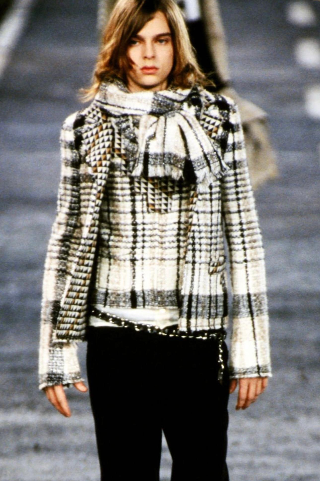 Chanel by Karl Lagerfeld F/W 2004 runway fantasy tweed jacket For Sale 7