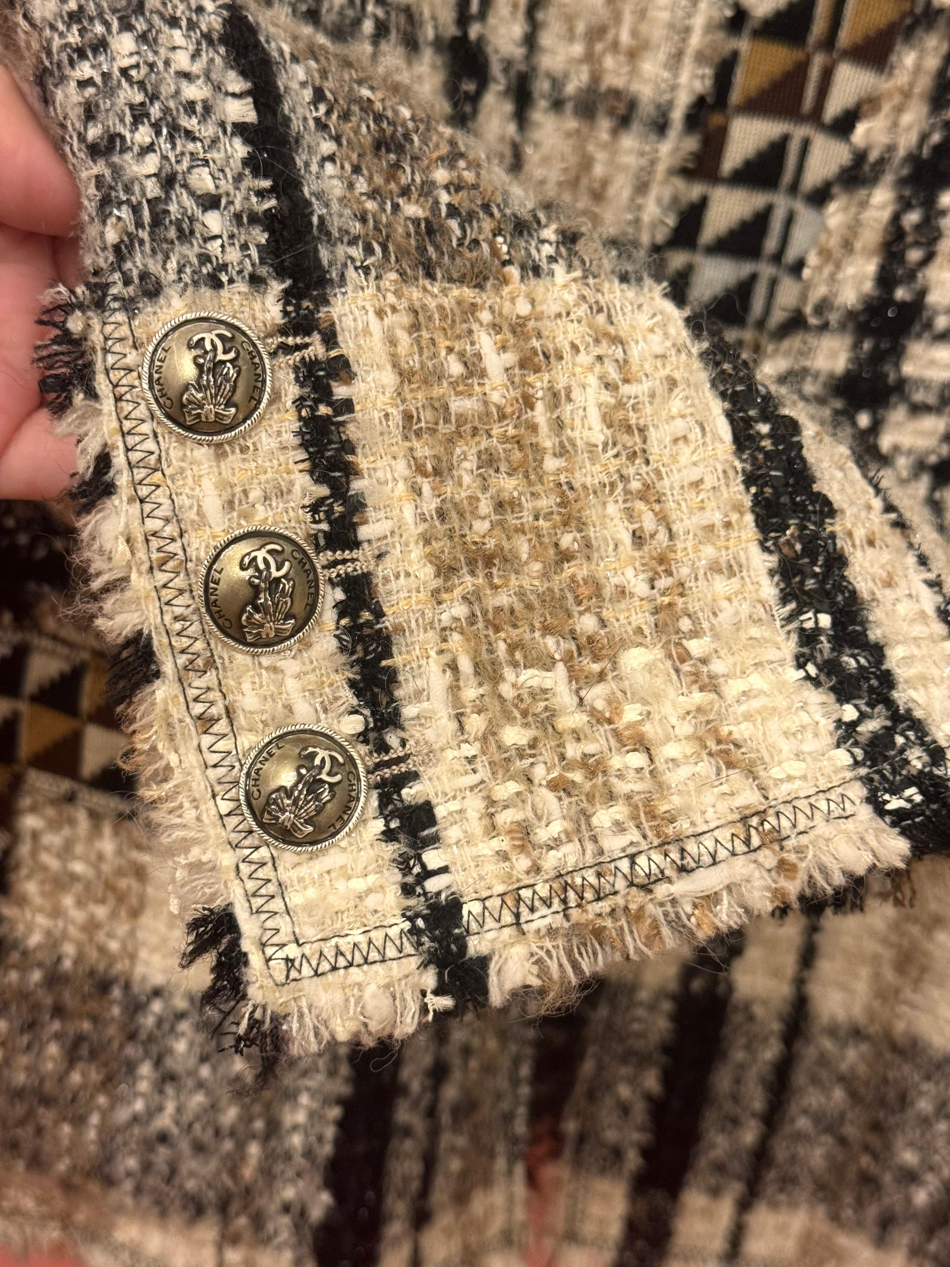 Chanel by Karl Lagerfeld F/W 2004 runway fantasy tweed jacket For Sale 11