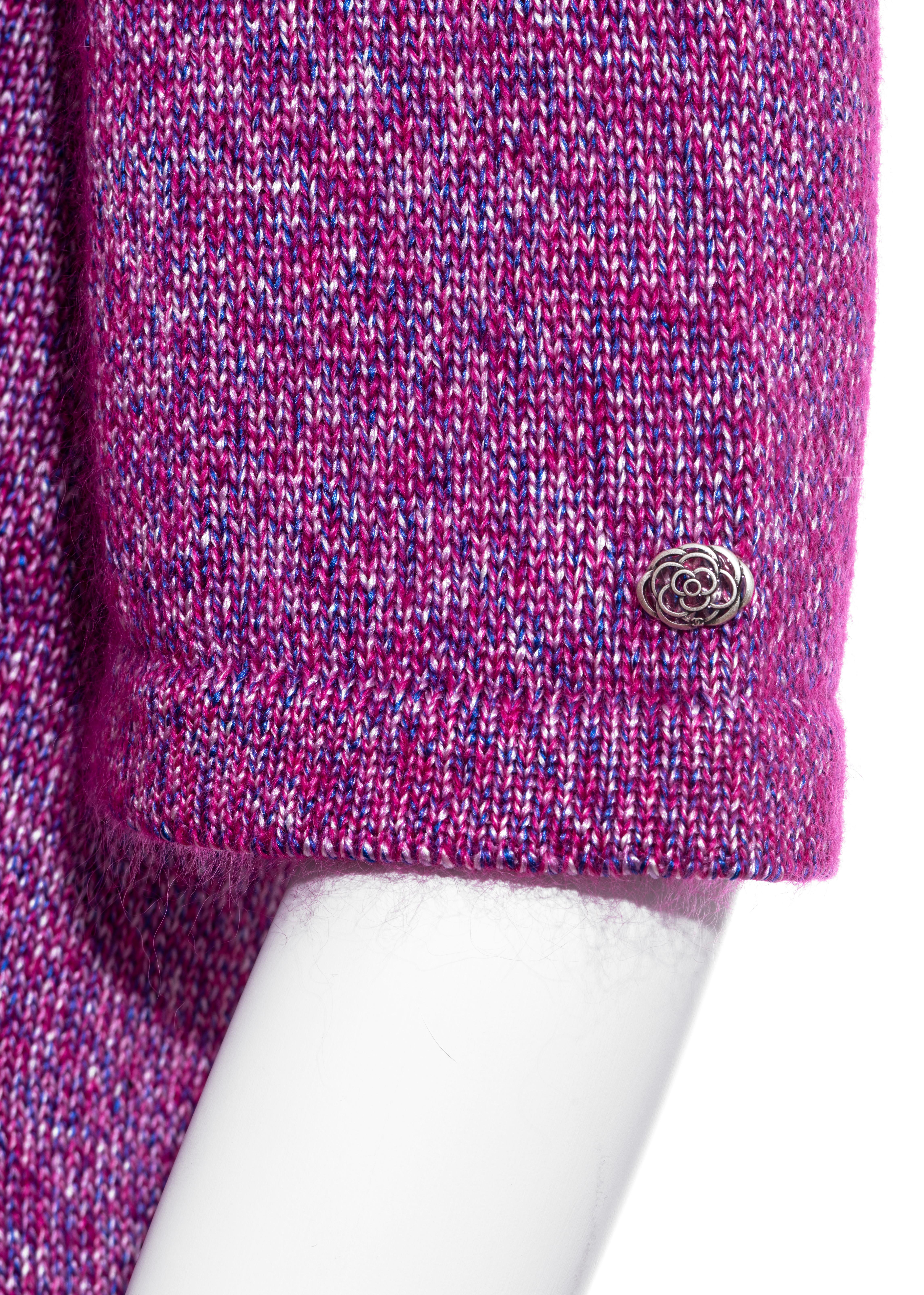 Chanel by Karl Lagerfeld Fuchsiafarbenes Pulloverkleid aus Mohairseide mit Rollkragen, H/W 2015 im Zustand „Hervorragend“ im Angebot in London, GB