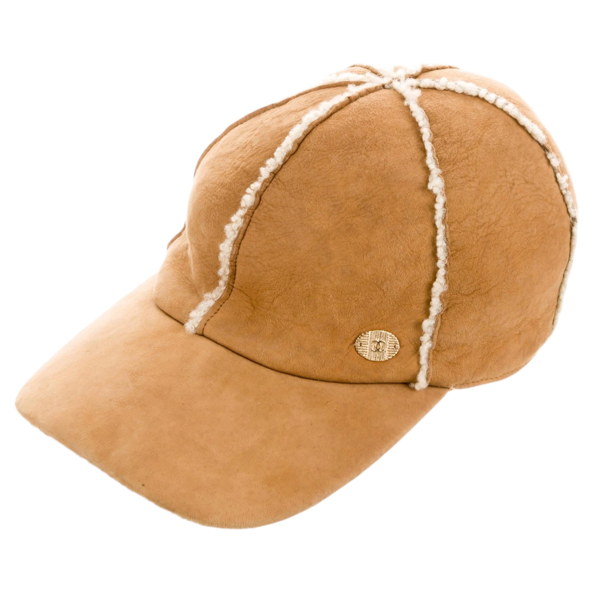 Chanel by Karl Lagerfeld Pelzkappe im Angebot