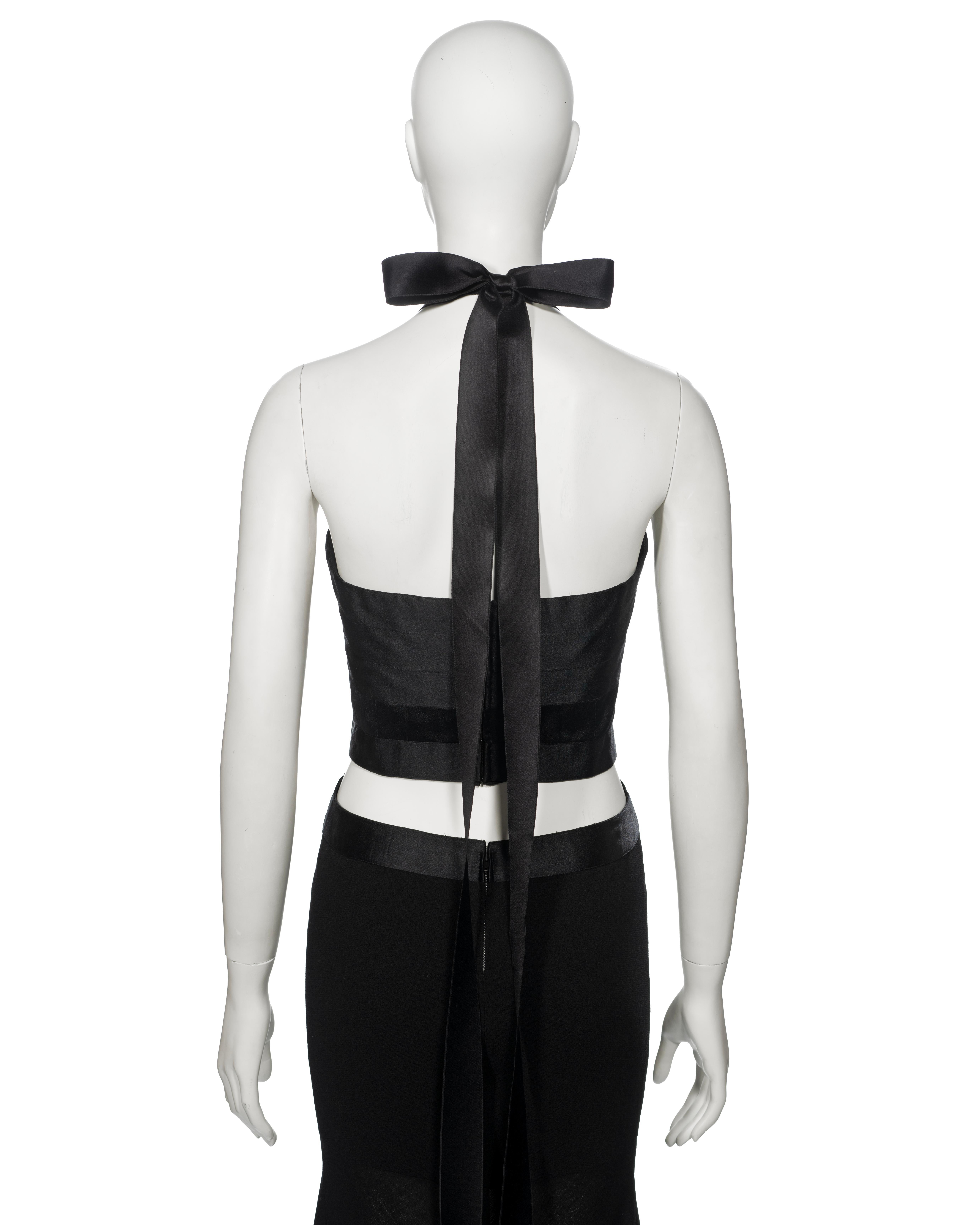 Robe de soirée haute couture Chanel par Karl Lagerfeld en soie noire, saison 1994 en vente 10