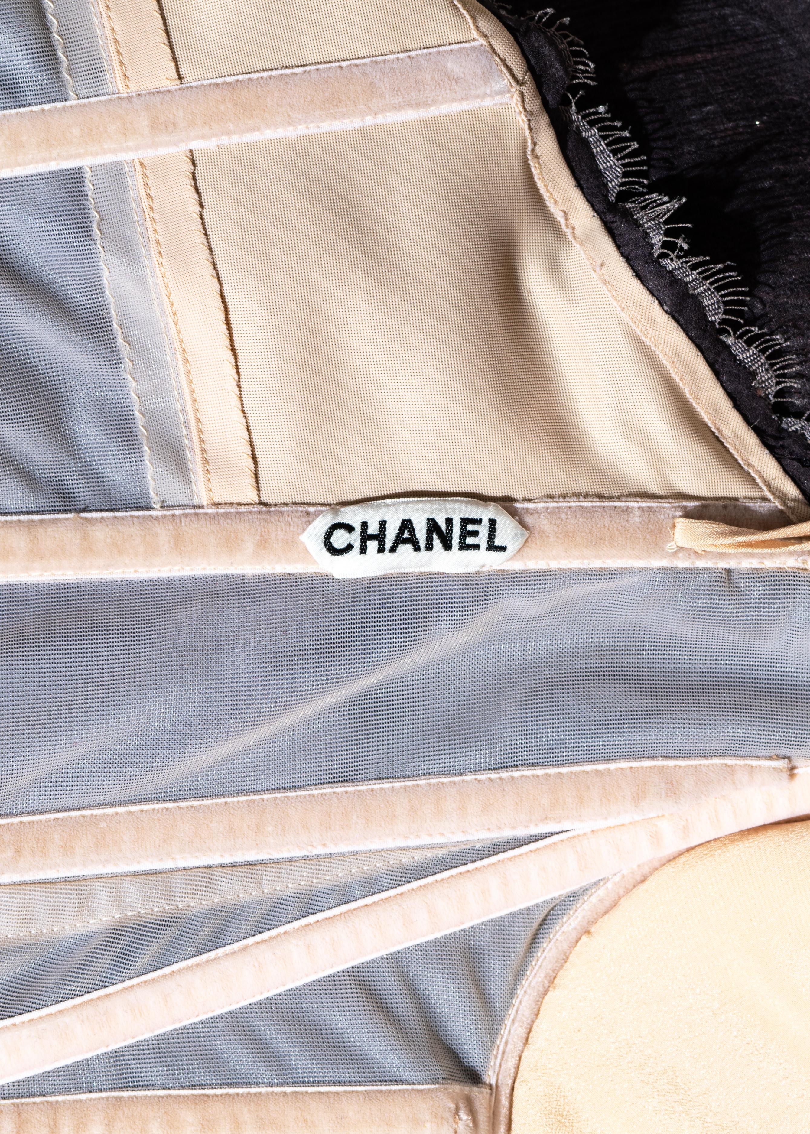 Tailleur pantalon en dentelle brodée mauve haute couture Chanel by Karl Lagerfeld, A/H 2002 5