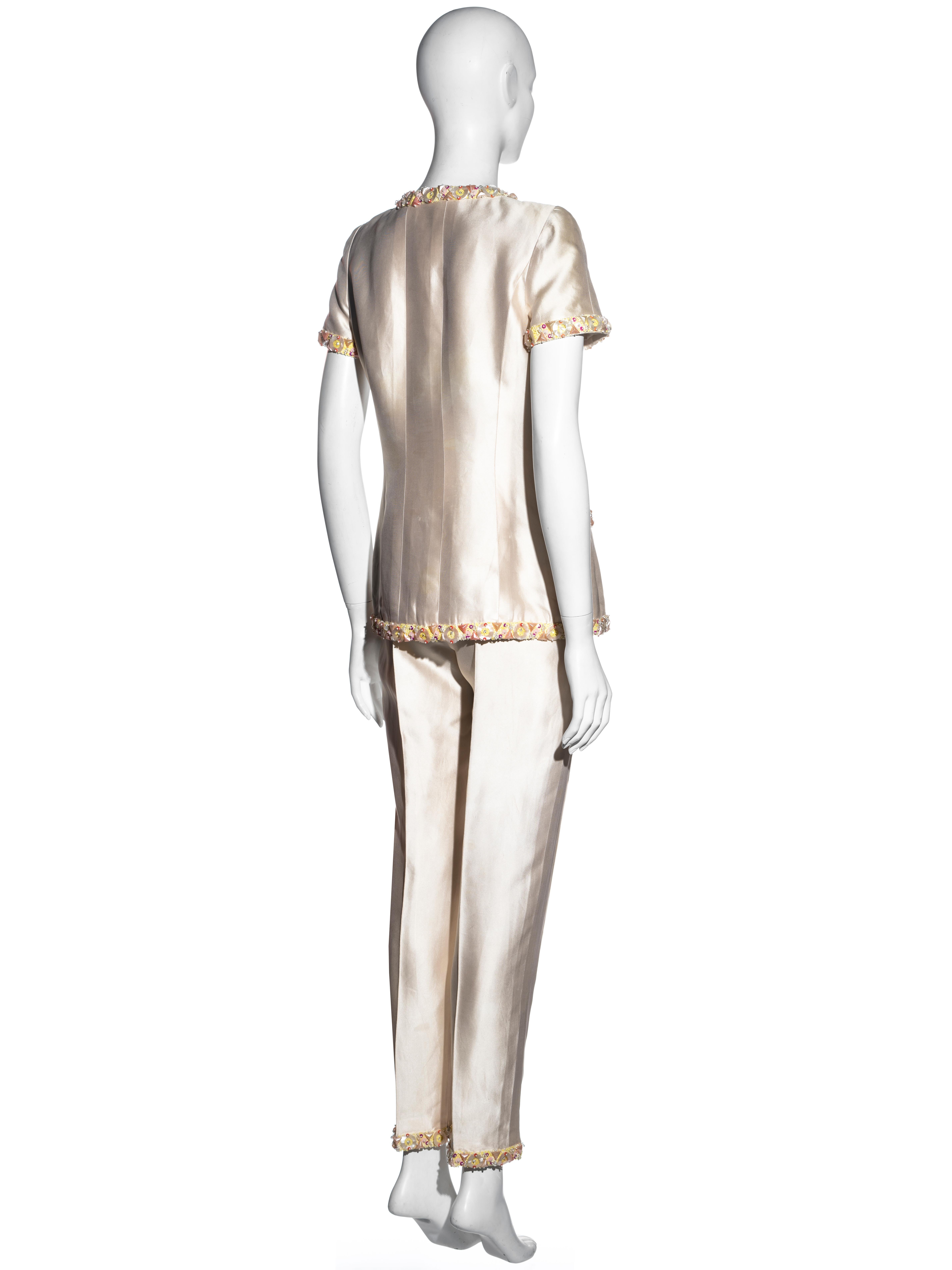 Costume pantalon de soirée en soie ivoire embelli Chanel par Karl Lagerfeld, PÉ 1996 en vente 4
