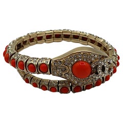 CHANEL by KARL LAGERFELD Pulsera de serpiente enjoyada, Colección Resort 2008