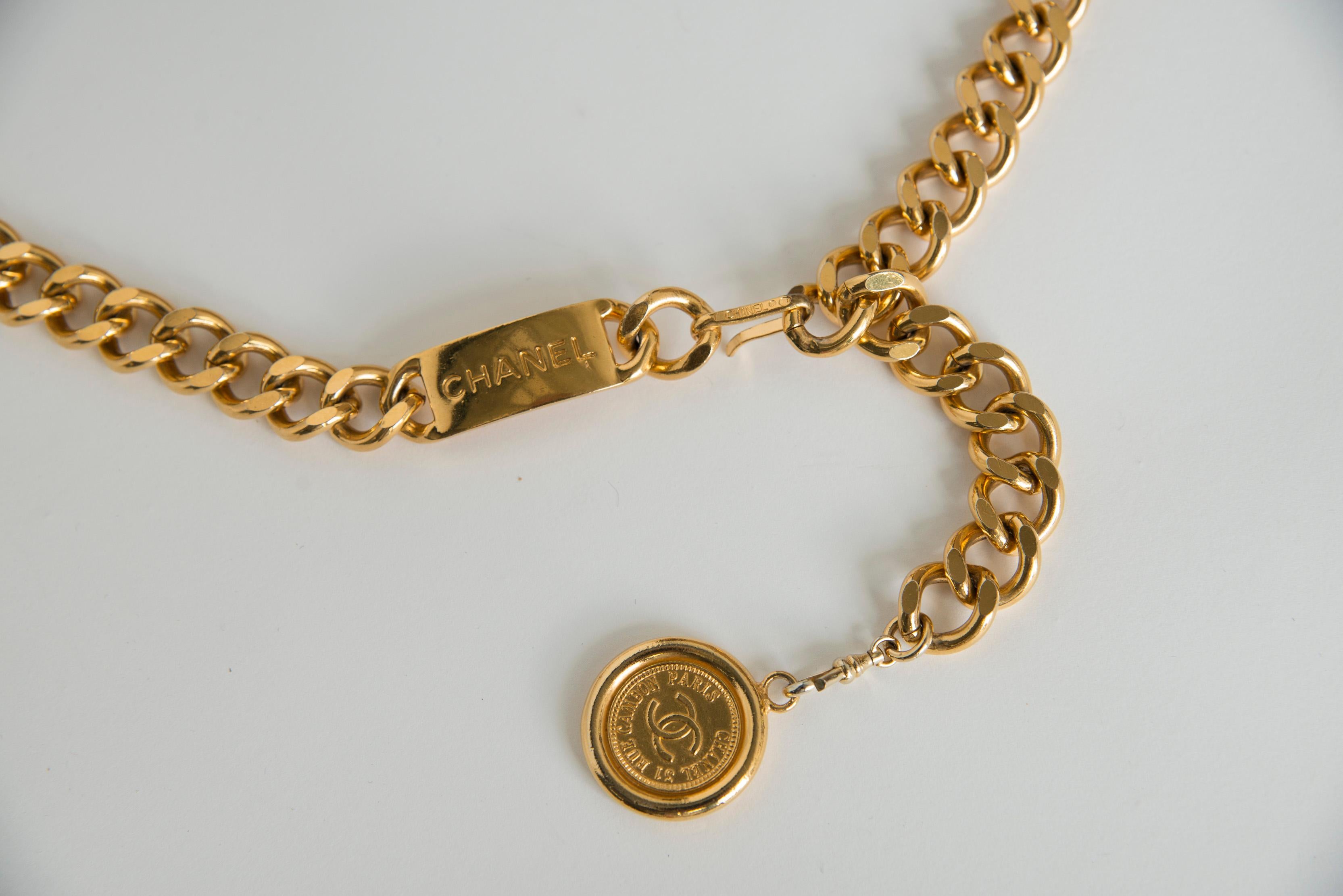 Brown Chanel By Karl Lagerfeld Logo Plate & Medallion Coin Gold-Tone Chainlink Belt For Sale