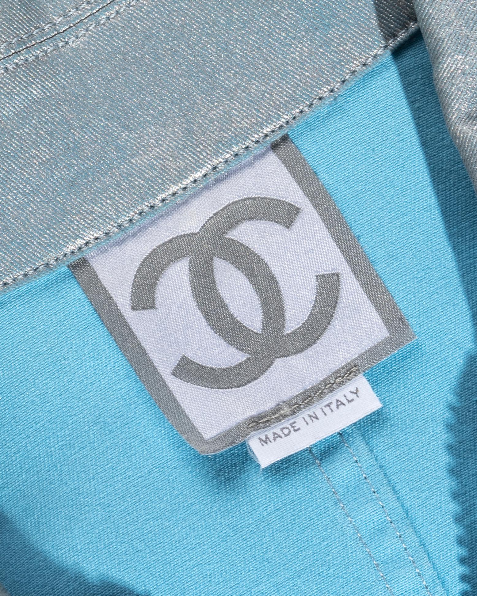 Ensemble veste et pantalon en coton bleu métallisé Chanel par Karl Lagerfeld, printemps-été 2002 en vente 7