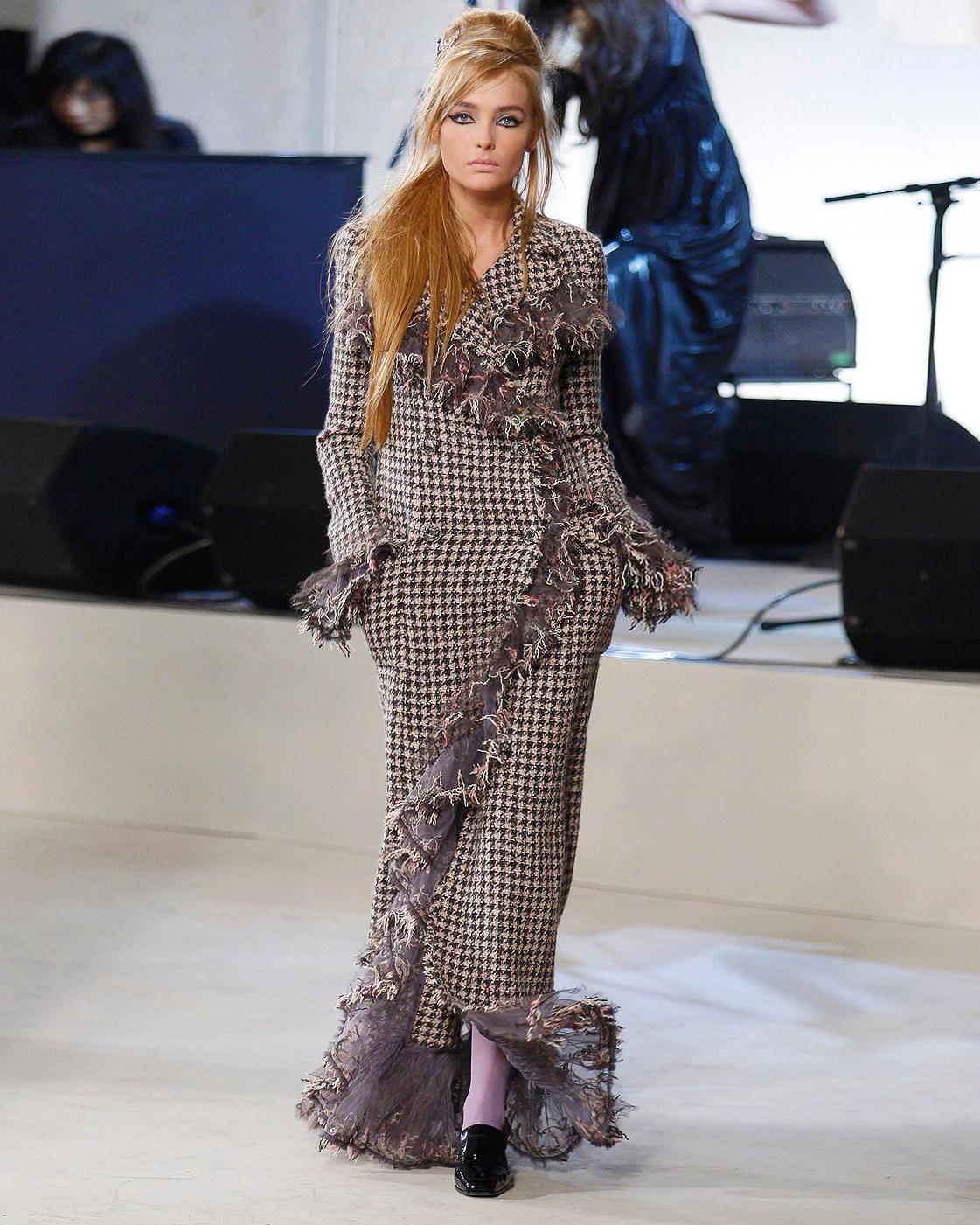 Chanel by Karl Lagerfeld Métiers d'Art 'Paris-London' Lesage Tweed Coat, PF 2008 For Sale 5