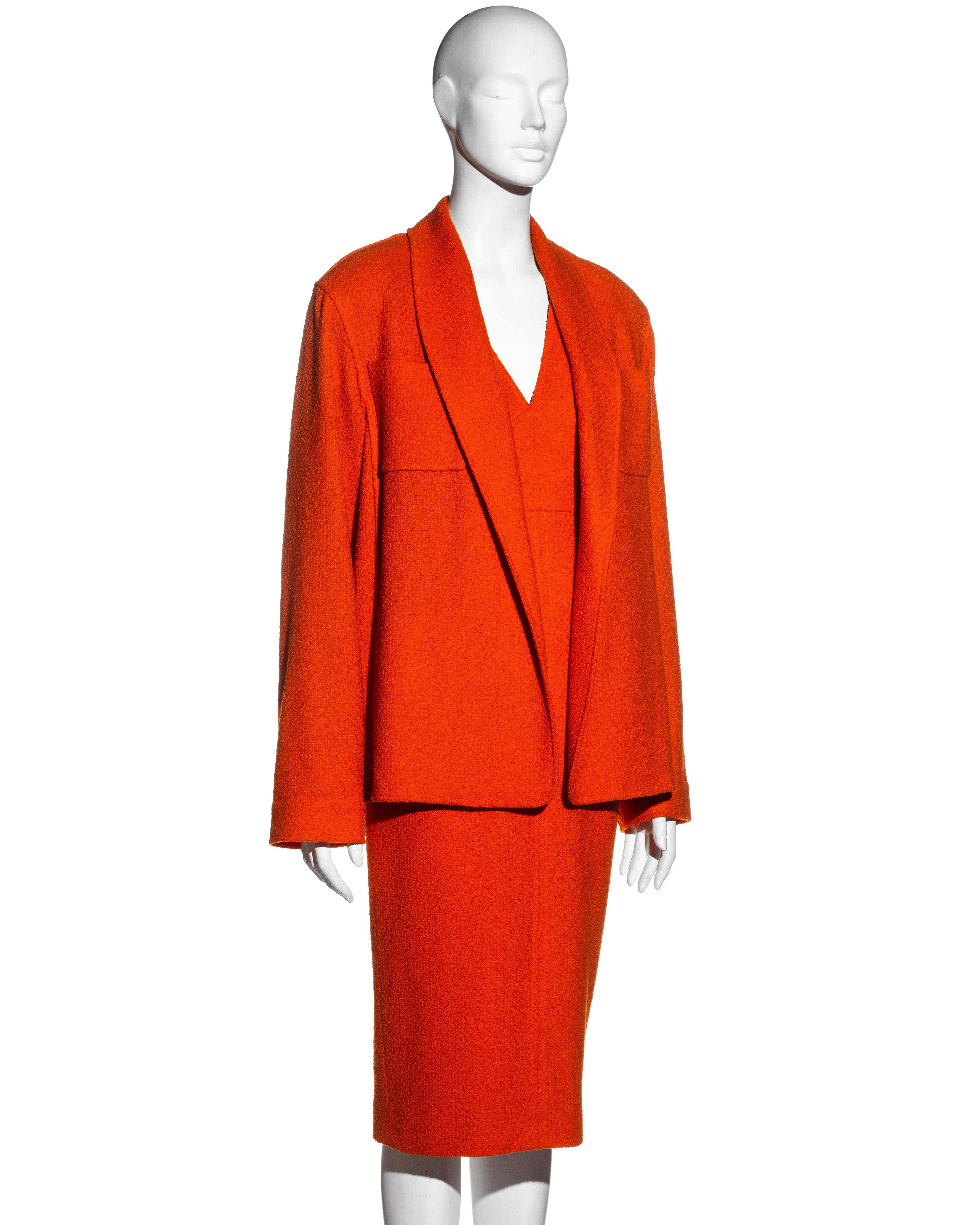 Rouge Ensemble robe et veste en laine bouclée orange Chanel par Karl Lagerfeld, A/H 1995 en vente