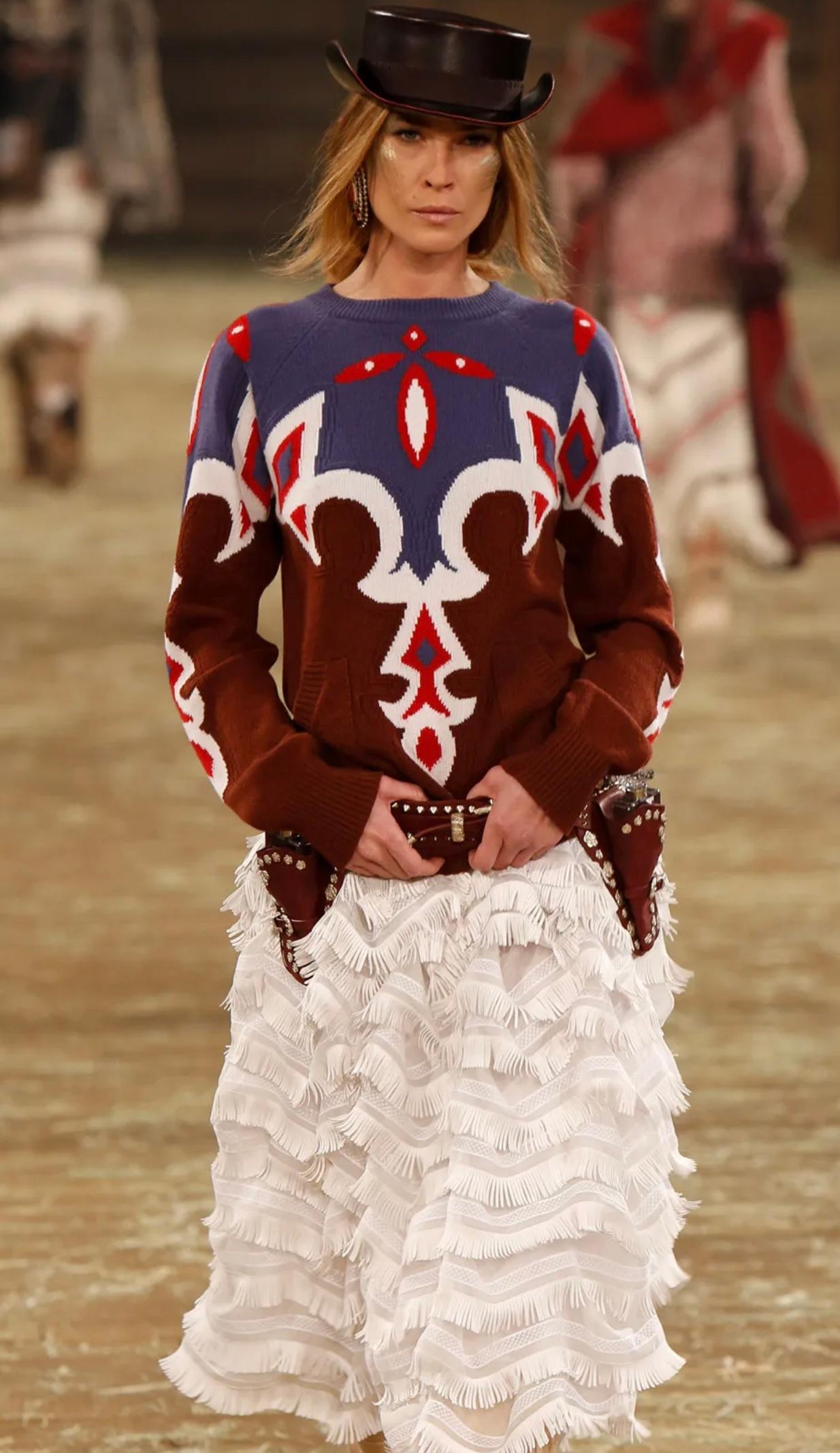 Chanel runway métiers d'art Paris Dallas pre fall 2014 pull en cachemire. Taille 42 FR peut aller de US 2/4 à US 8/10