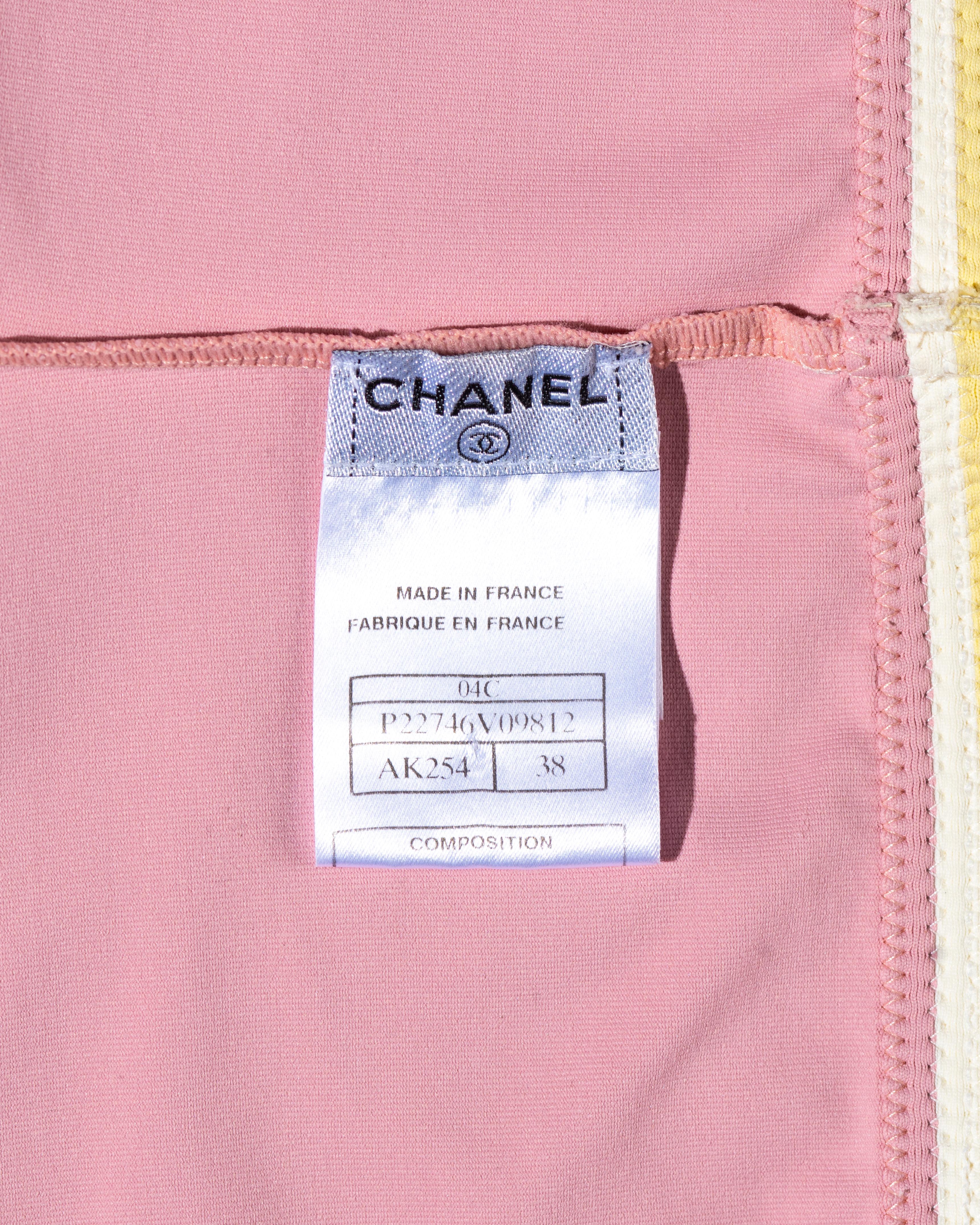 Mini robe dos nu Chanel par Karl Lagerfeld en nylon et spandex rose, vers 2004 en vente 5