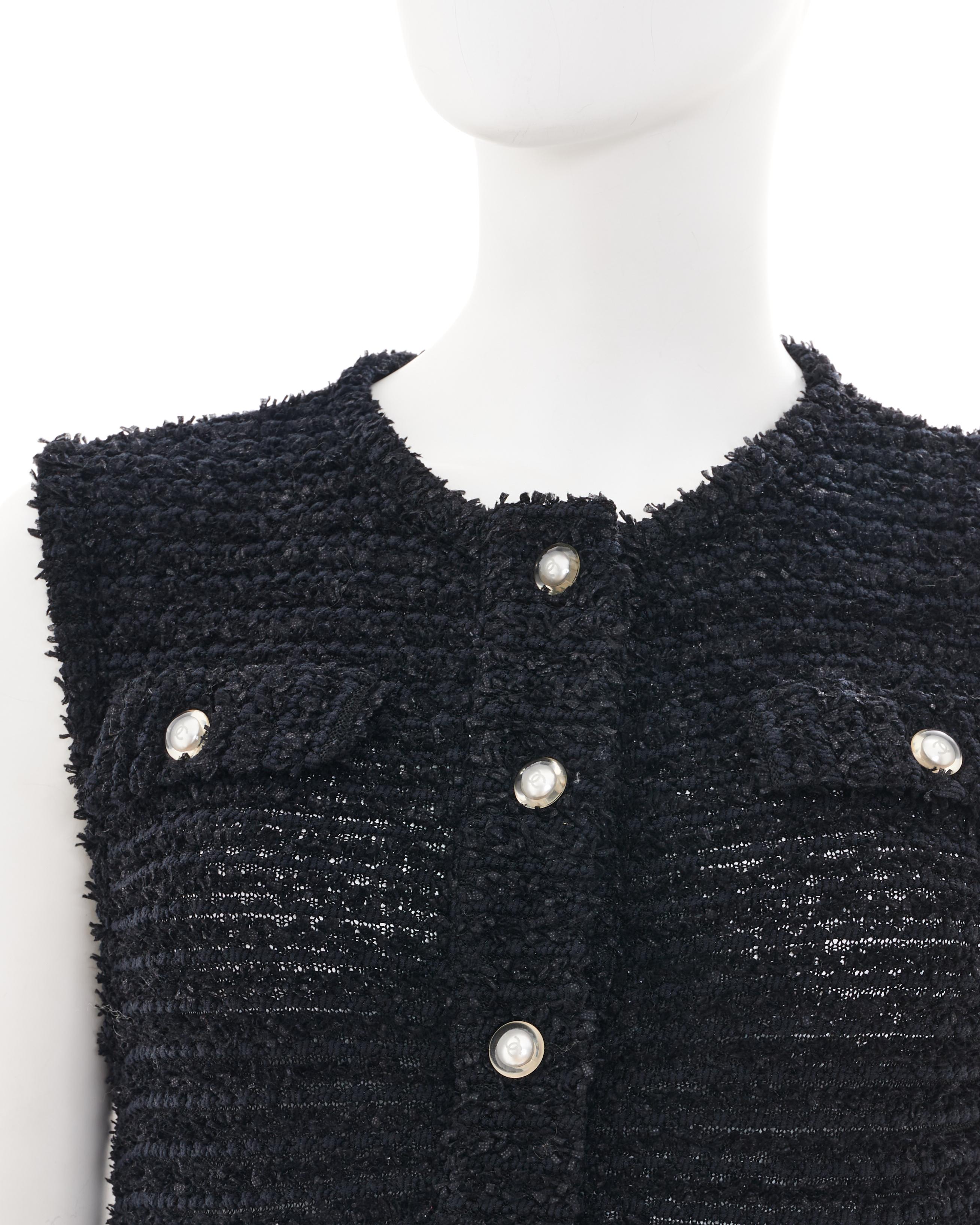 Chanel by Karl Lagerfeld Resort 2016 Black Chanel Pearlescent Button Black Tweed in vendita 1