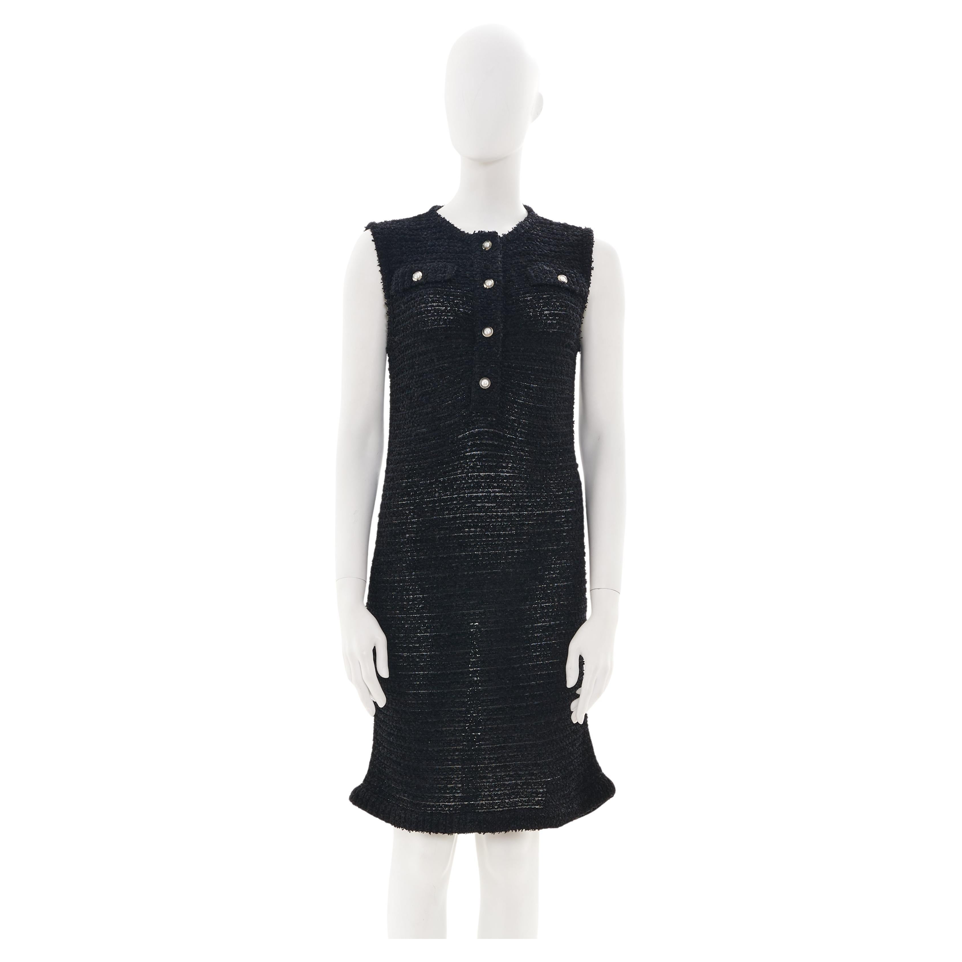 Chanel by Karl Lagerfeld Resort 2016 Black Chanel Pearlescent Button Black Tweed in vendita