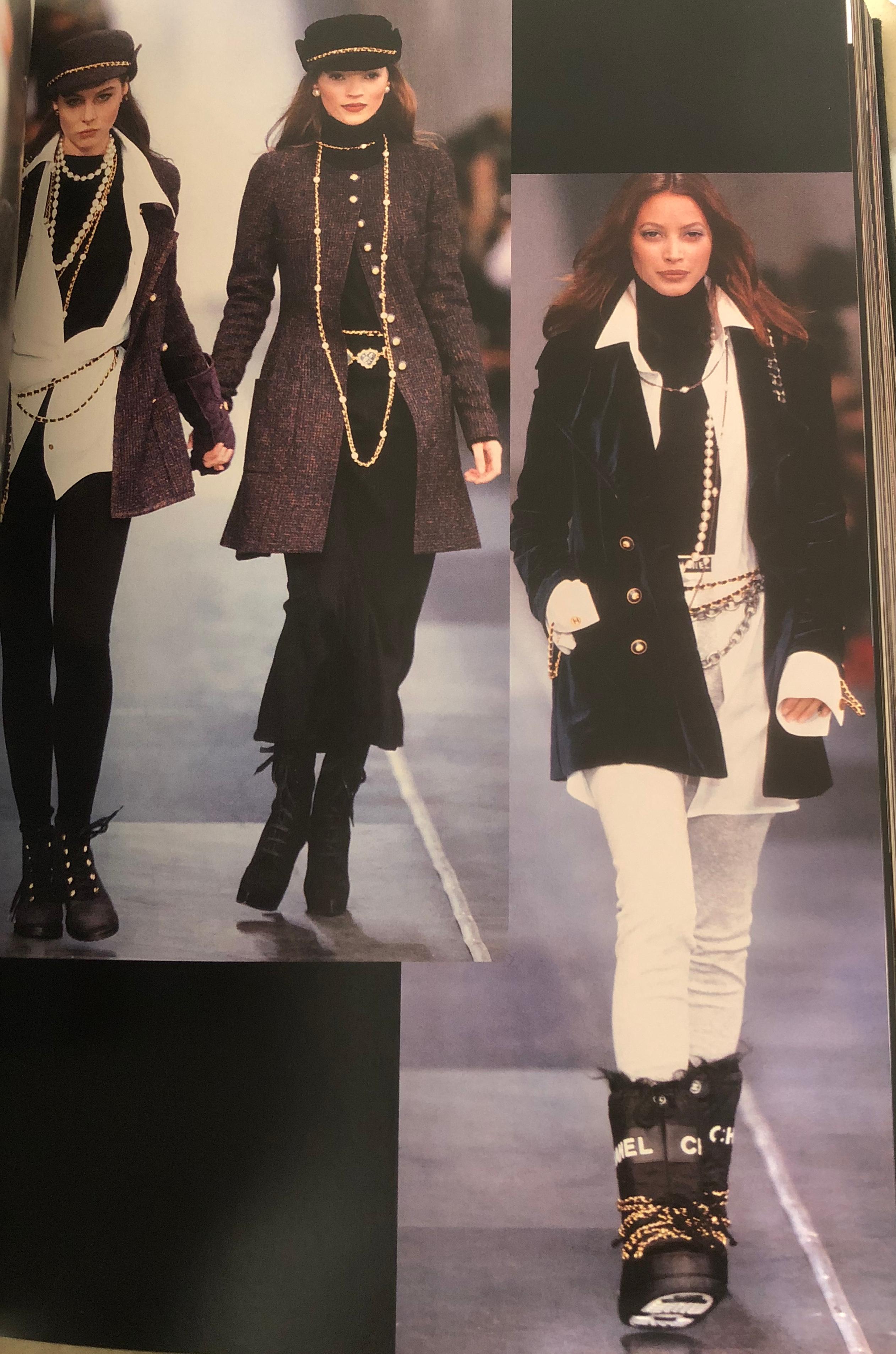 Chanel By Karl Lagerfeld Runway Snow Boots, Fall-Winter 1993-1994 In Good Condition In Geneva, CH
