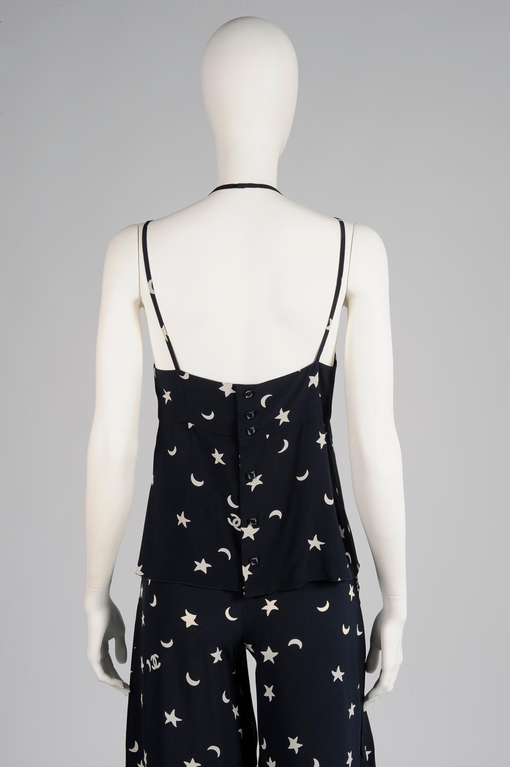 Chanel By Karl Lagerfeld Runway Star & Moon CC Logo Printed Silk Ensemble SS2008 en vente 5