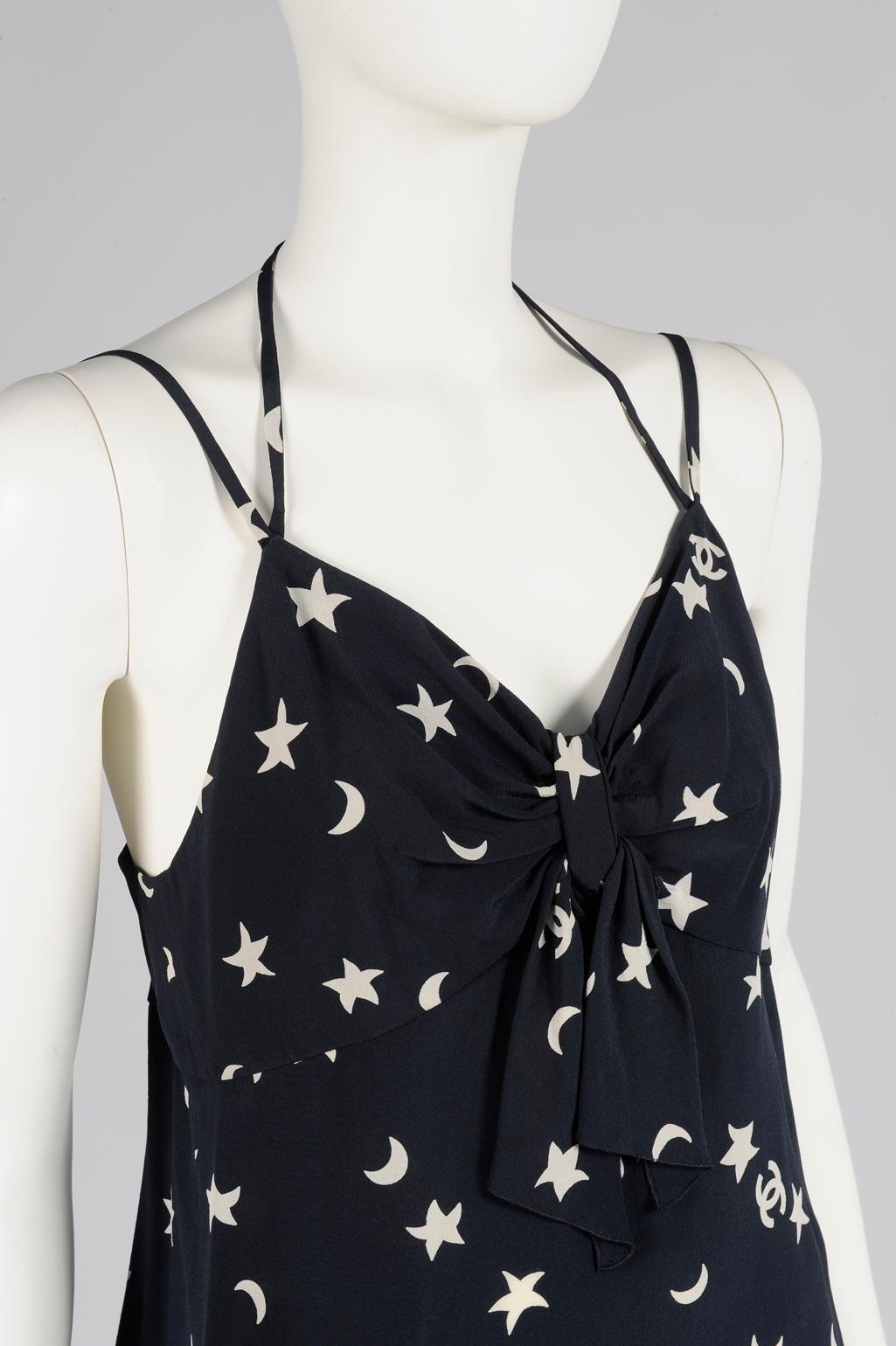 Chanel By Karl Lagerfeld Runway Star & Moon CC Logo Printed Silk Ensemble SS2008 Bon état - En vente à Geneva, CH