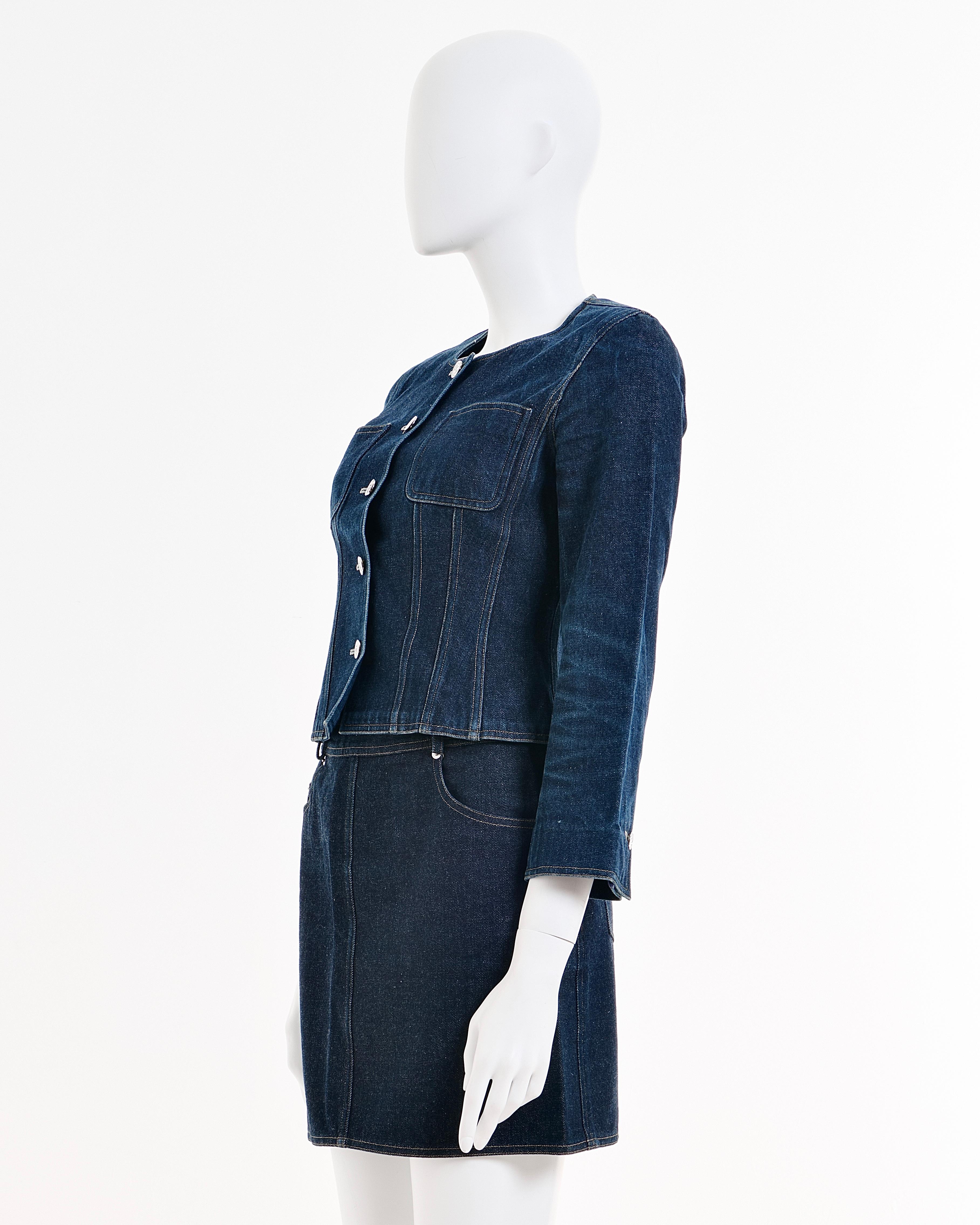 Chanel by Karl Lagerfeld S/S 1996 Blue denim indigo jacket and mini skirt set In Good Condition For Sale In Milano, IT