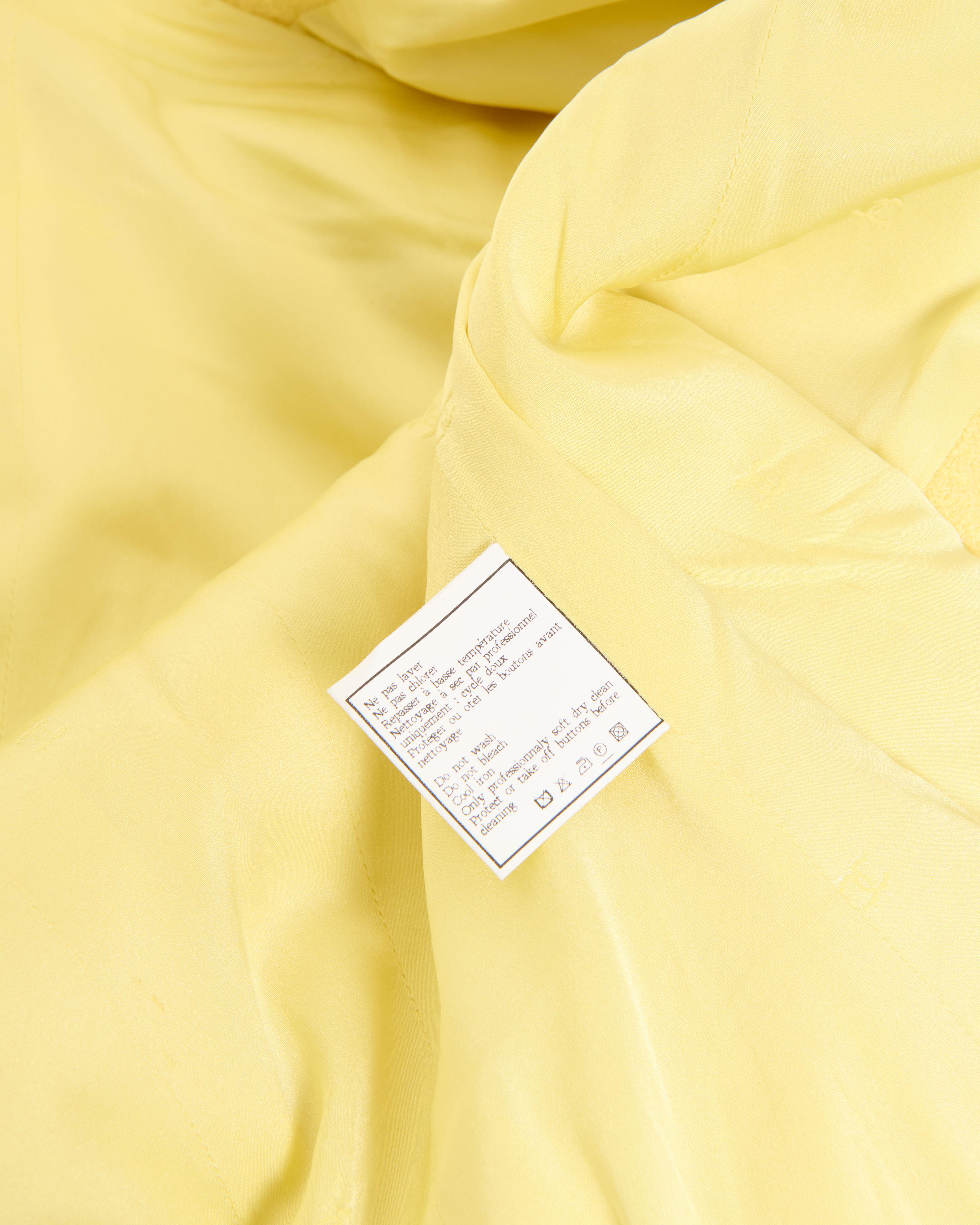 Chanel by Karl Lagerfeld S/S 1997 Yellow CC logo fitted jacket  For Sale 5
