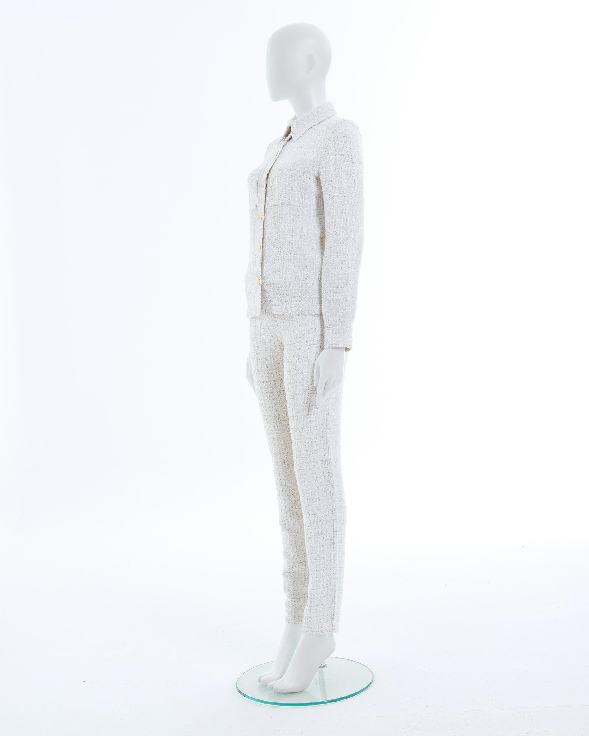 Chanel by Karl Lagerfeld S/S 2001 Off-White Bouclé-Hemd Jacke und Hose Set  im Zustand „Hervorragend“ im Angebot in Milano, IT