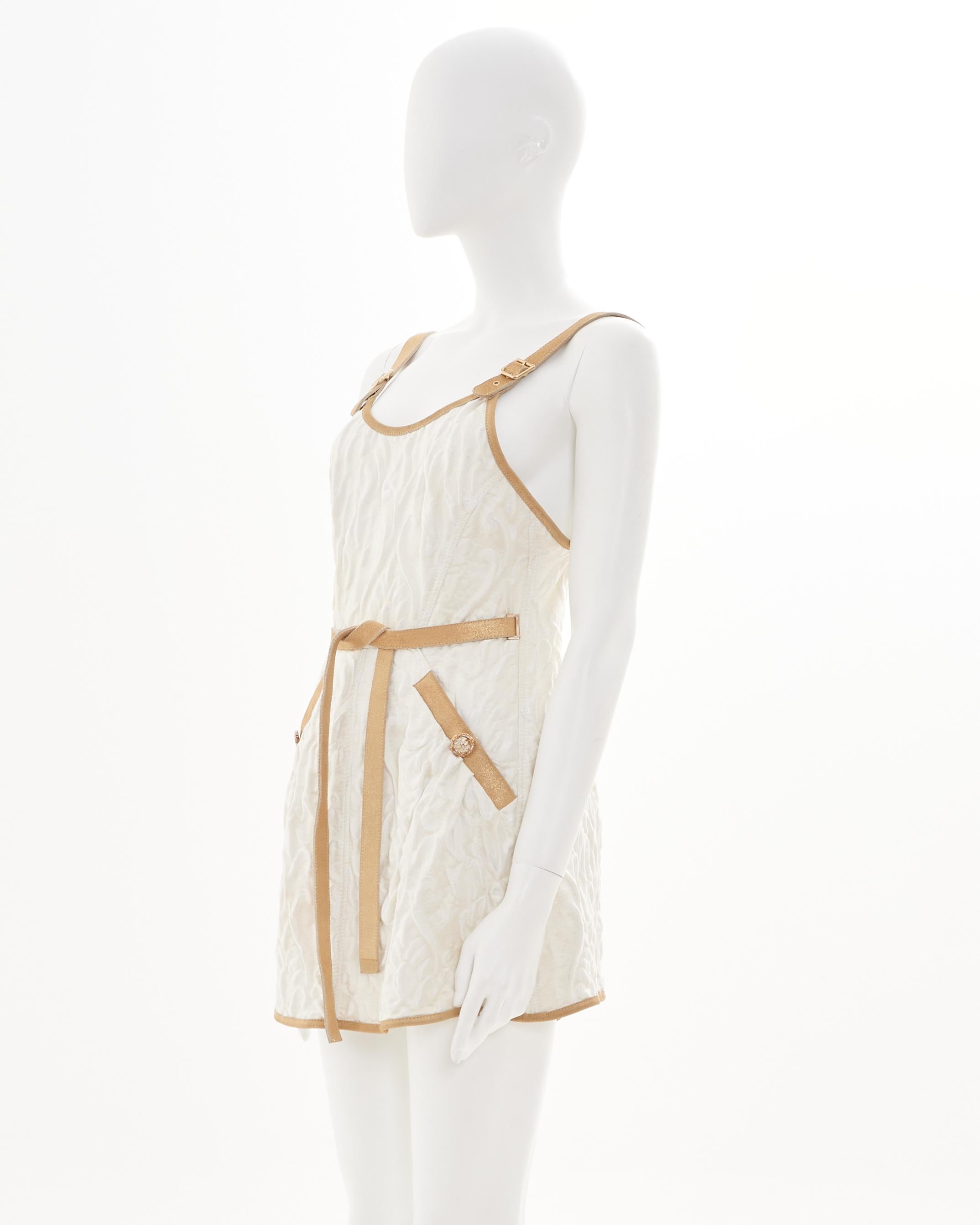 Beige Chanel by Karl Lagerfeld Resort 2013 Dos ouvert blanc cassé garni de cuir doré en vente