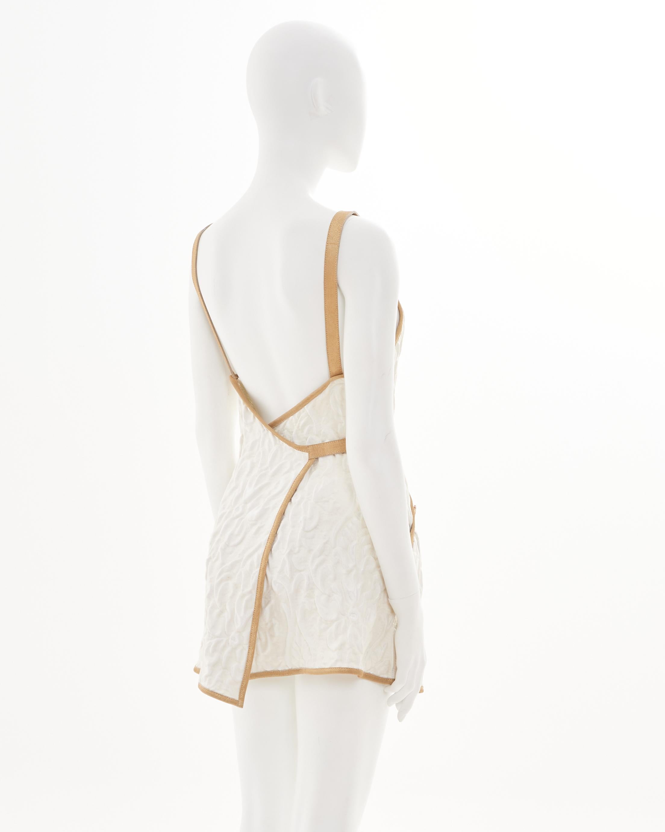 Chanel by Karl Lagerfeld Resort 2013 Dos ouvert blanc cassé garni de cuir doré Pour femmes en vente