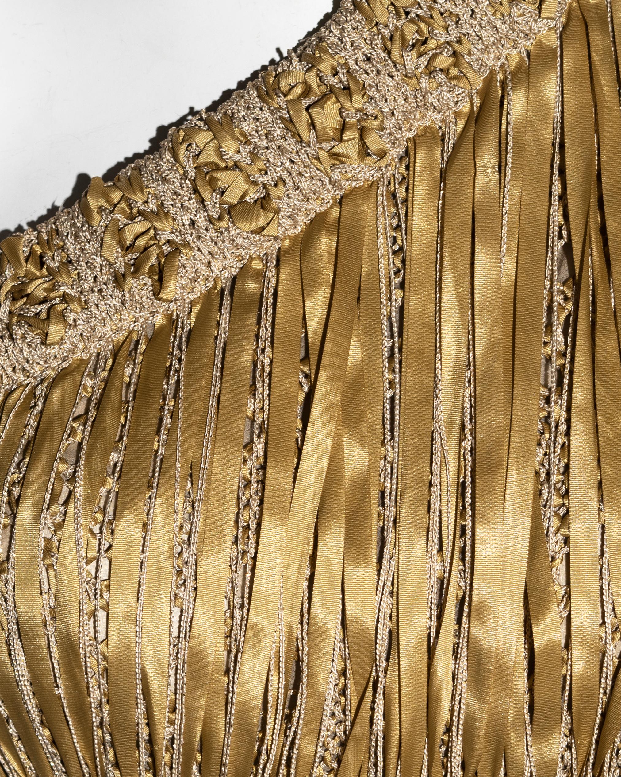  Robe Chanel par Karl Lagerfeld asymétrique en crochet de paille et ruban, printemps-été 2011 Pour femmes 
